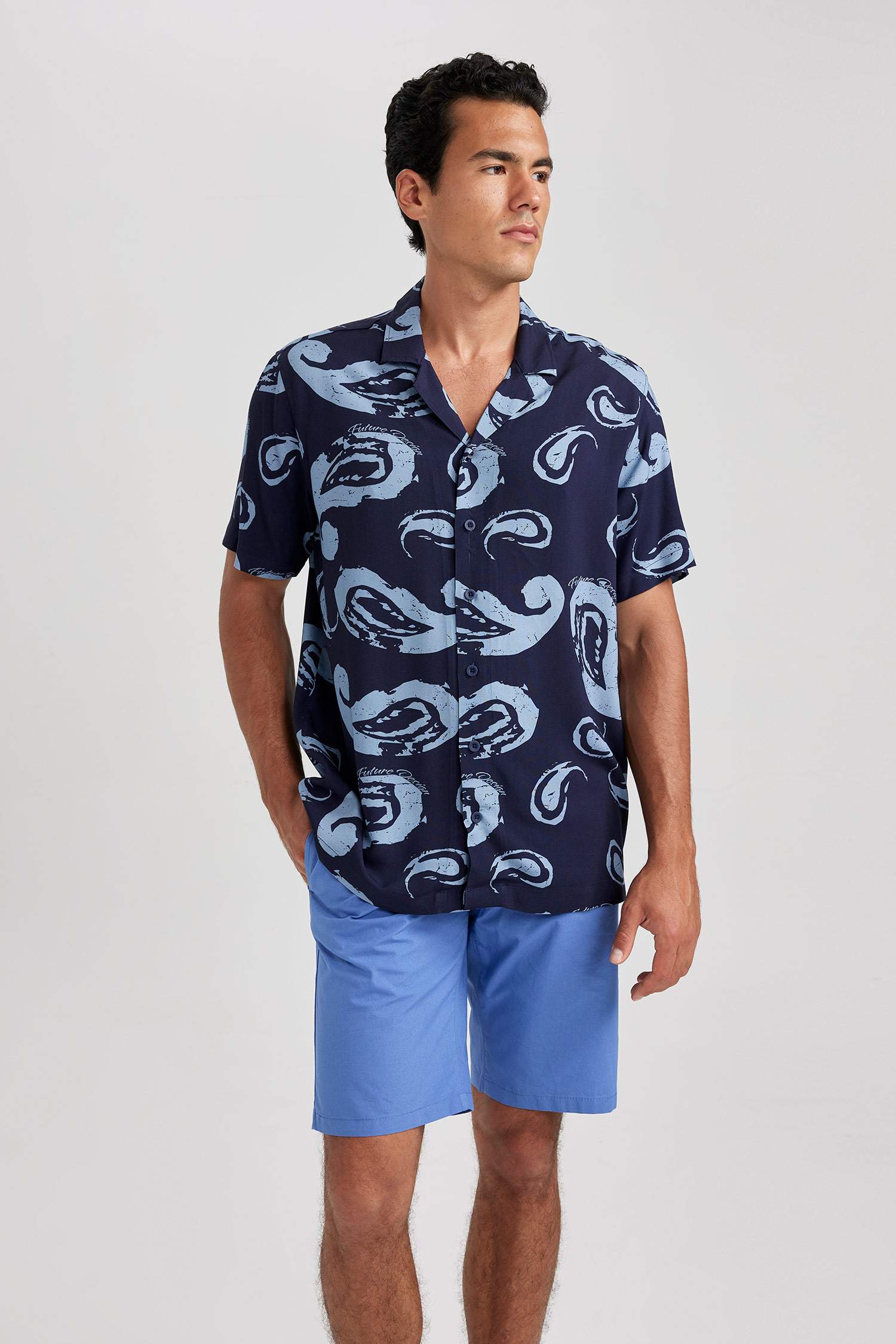 قميص فيسكوز مطبوع بقصة مريحة