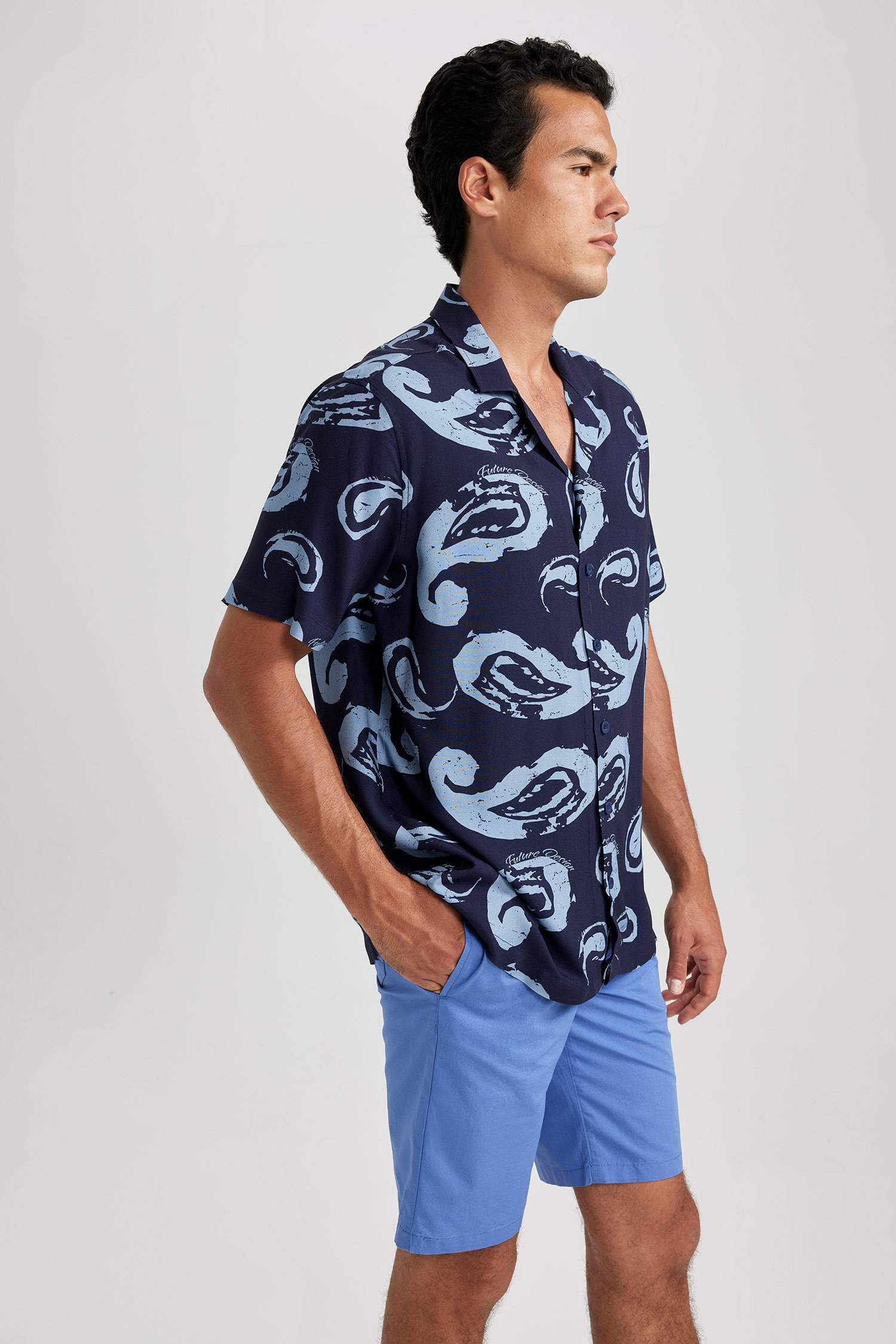 قميص فيسكوز مطبوع بقصة مريحة