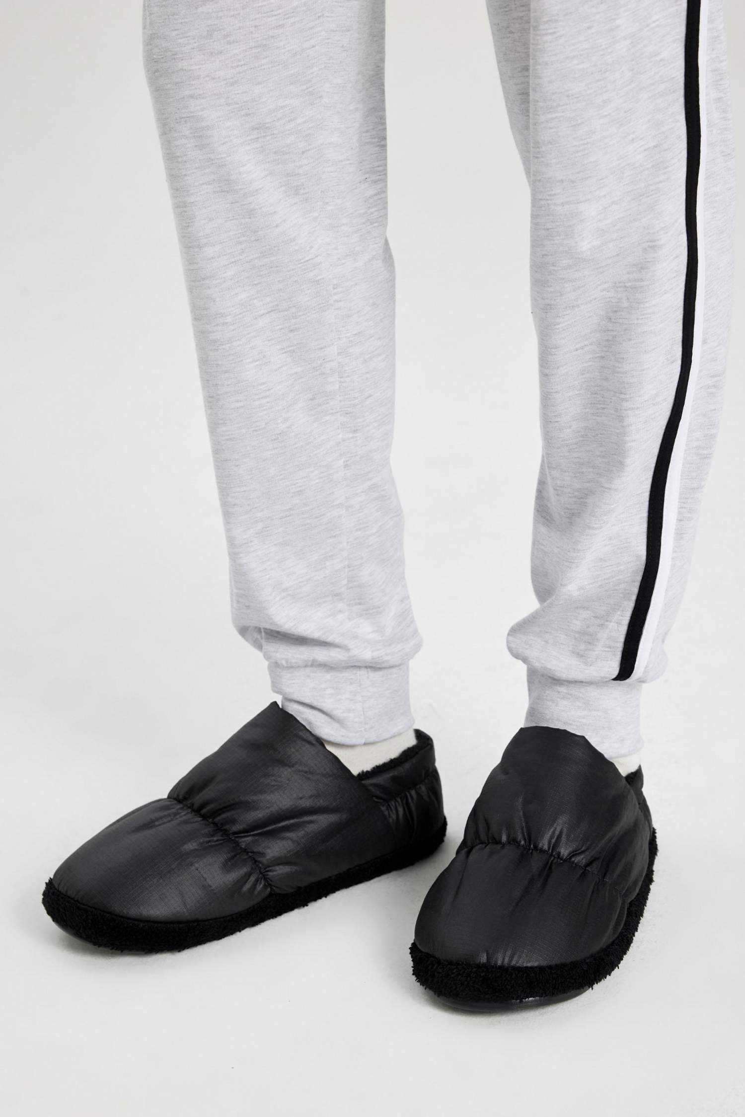 Man Flat Sole Slipper