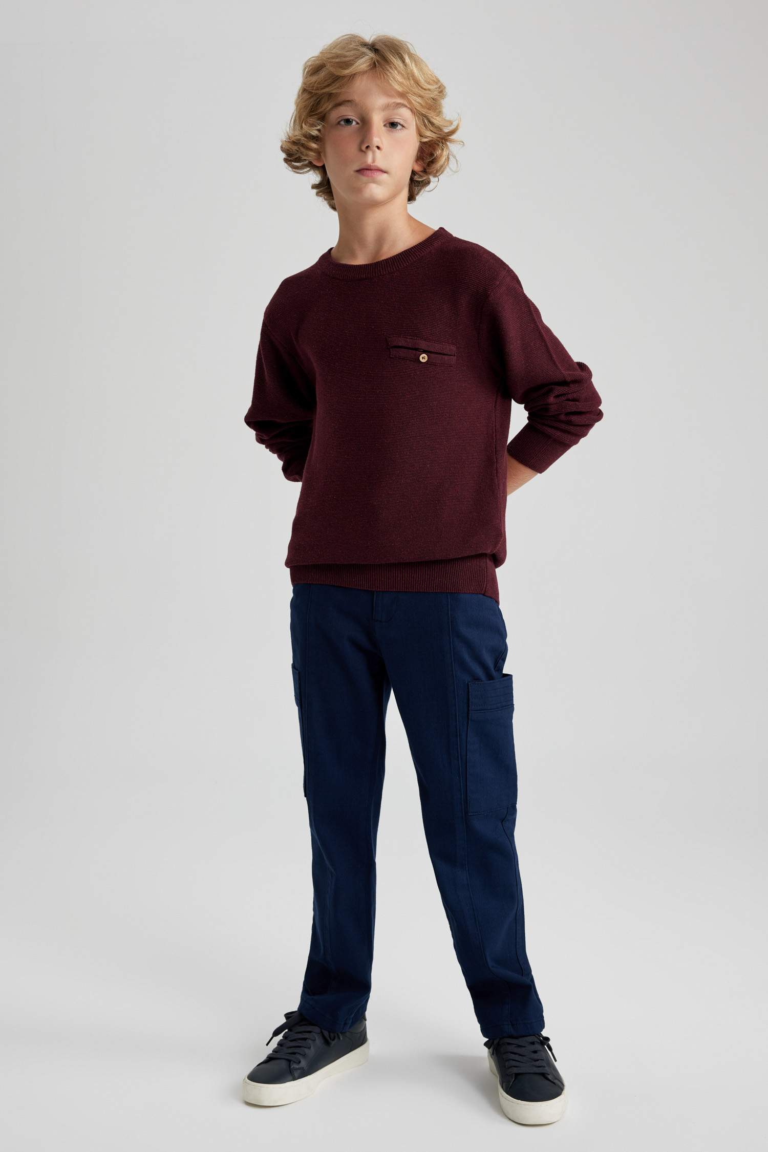 Пуловер стандартного крою з круглим вирізом трикотажний для хлопчиків