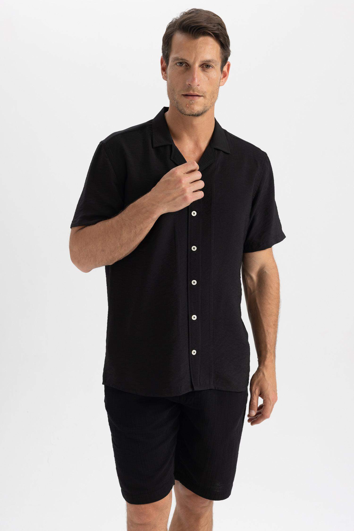 Black MEN Regular Fit Short Sleeve Shirt 2891371 DeFacto
