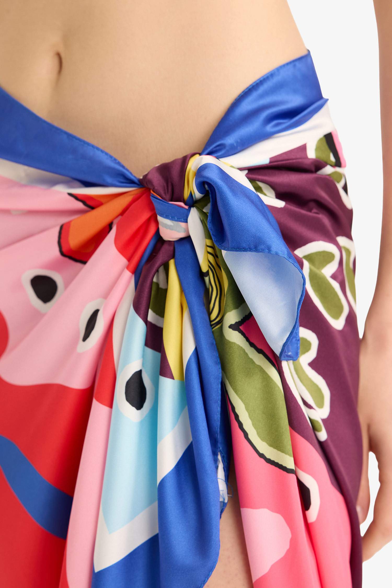 Regular Fit Desenli Saten Plaj Eteği