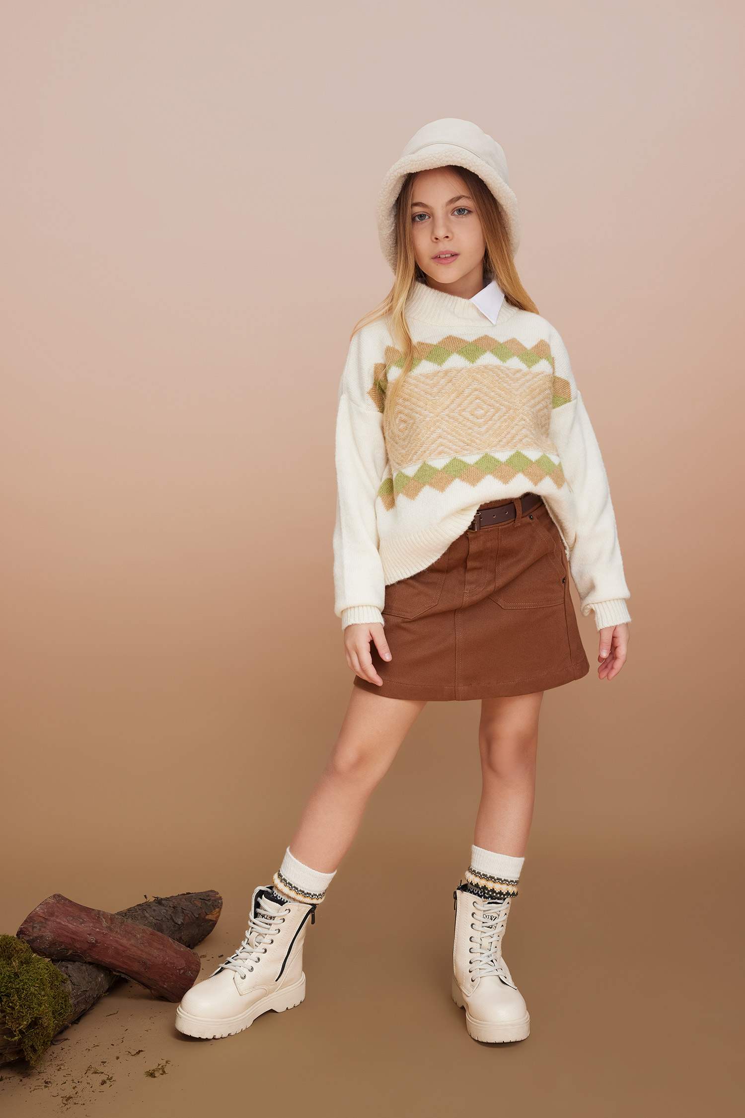 Kız Çocuk Yarım Balıkçı Yaka Triko Kazak