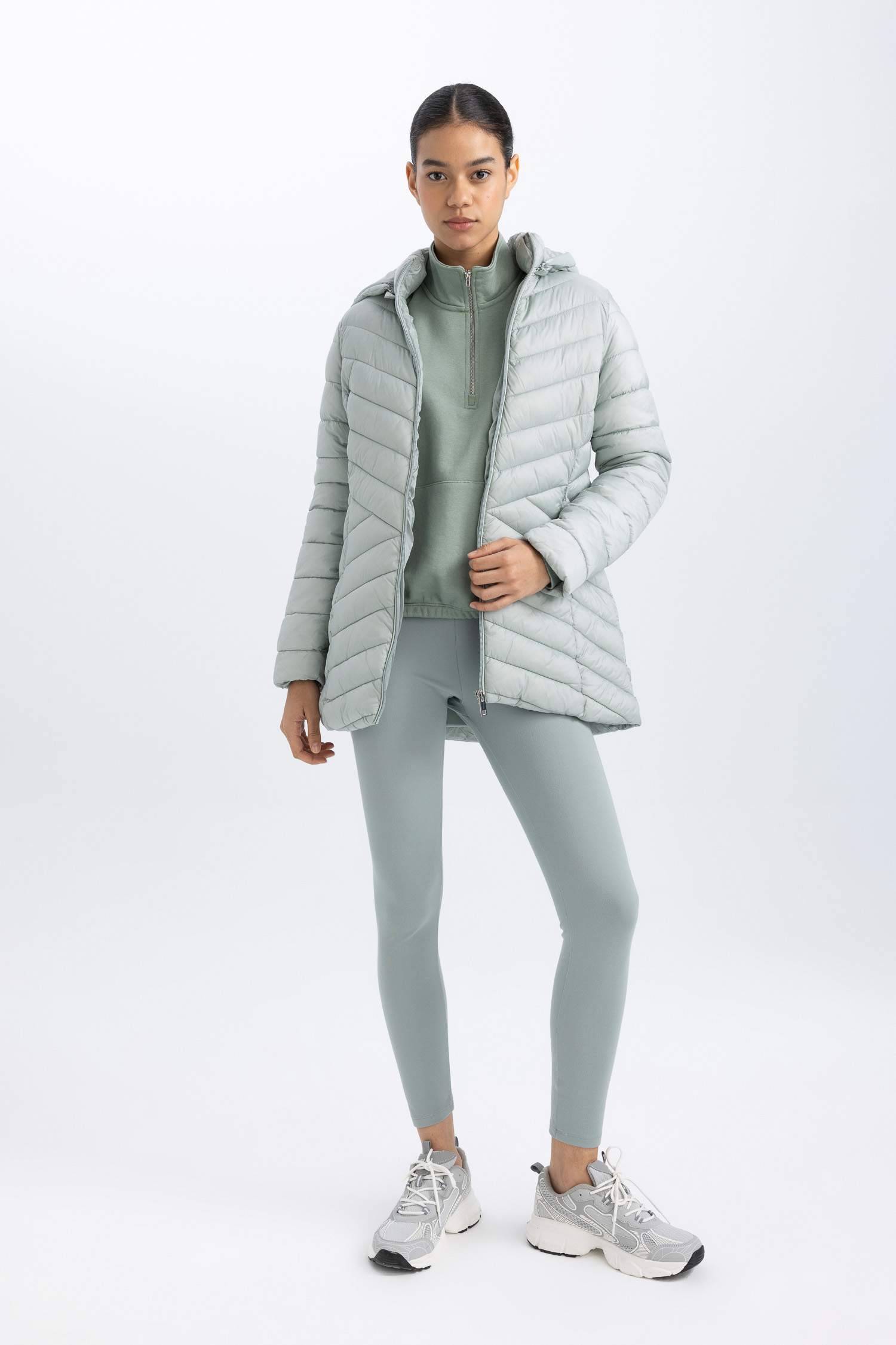 Su İtici Hafif Uzun Şişme Mont Çıkarılabilir Kapüşonlu Kapitoneli