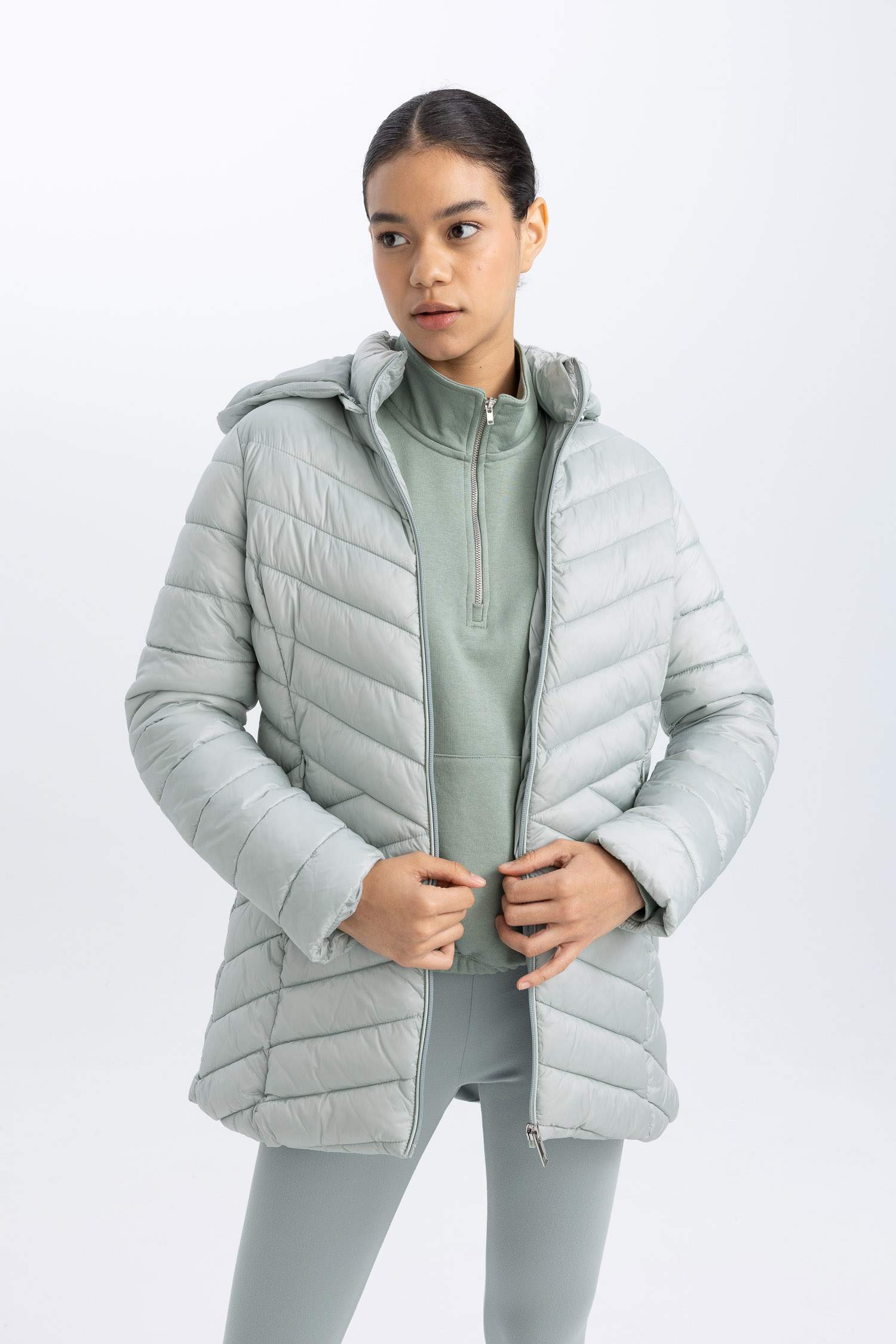 Su İtici Hafif Uzun Şişme Mont Çıkarılabilir Kapüşonlu Kapitoneli