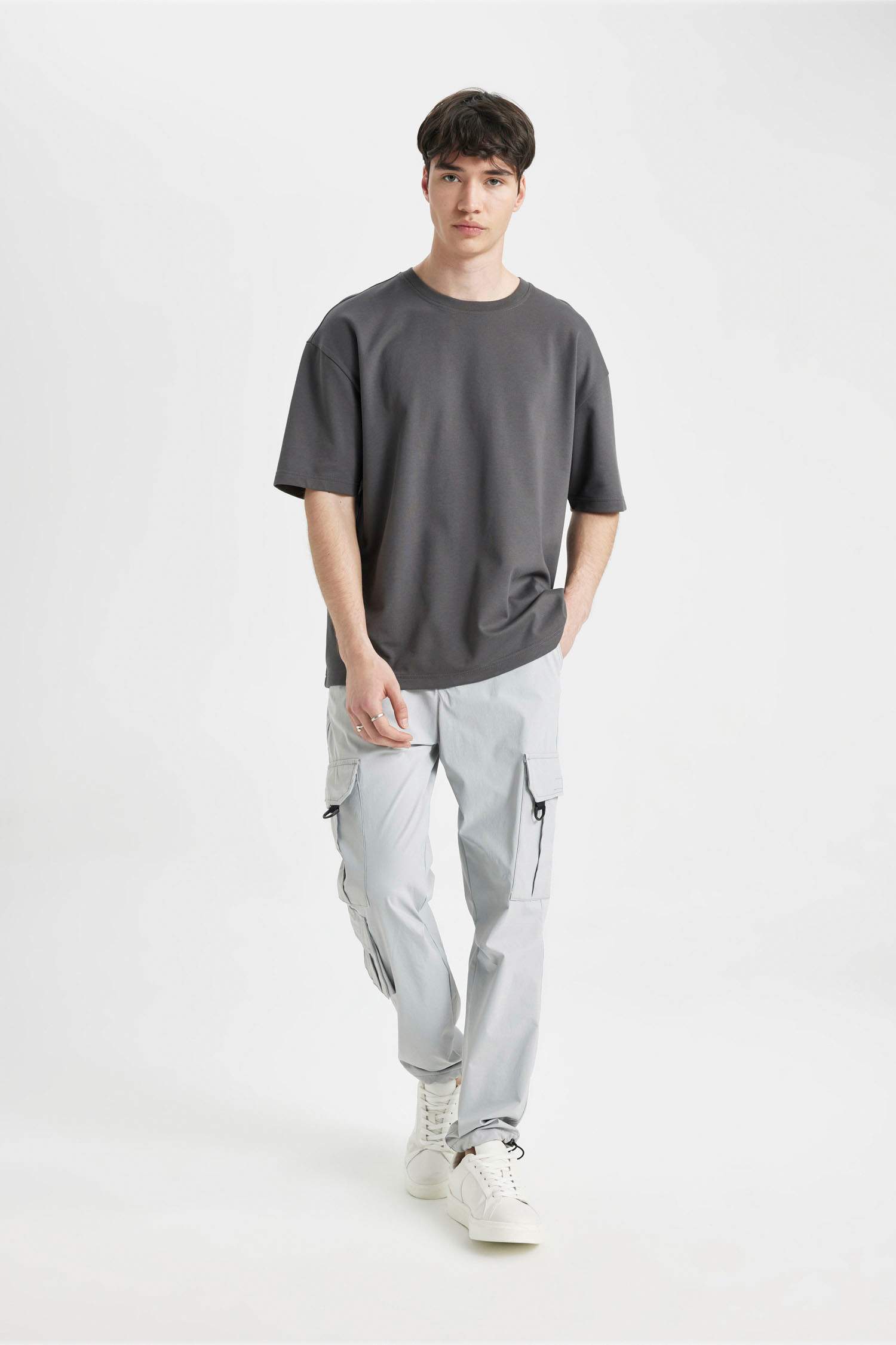 Relax Fit With Cargo Pocket Trousers