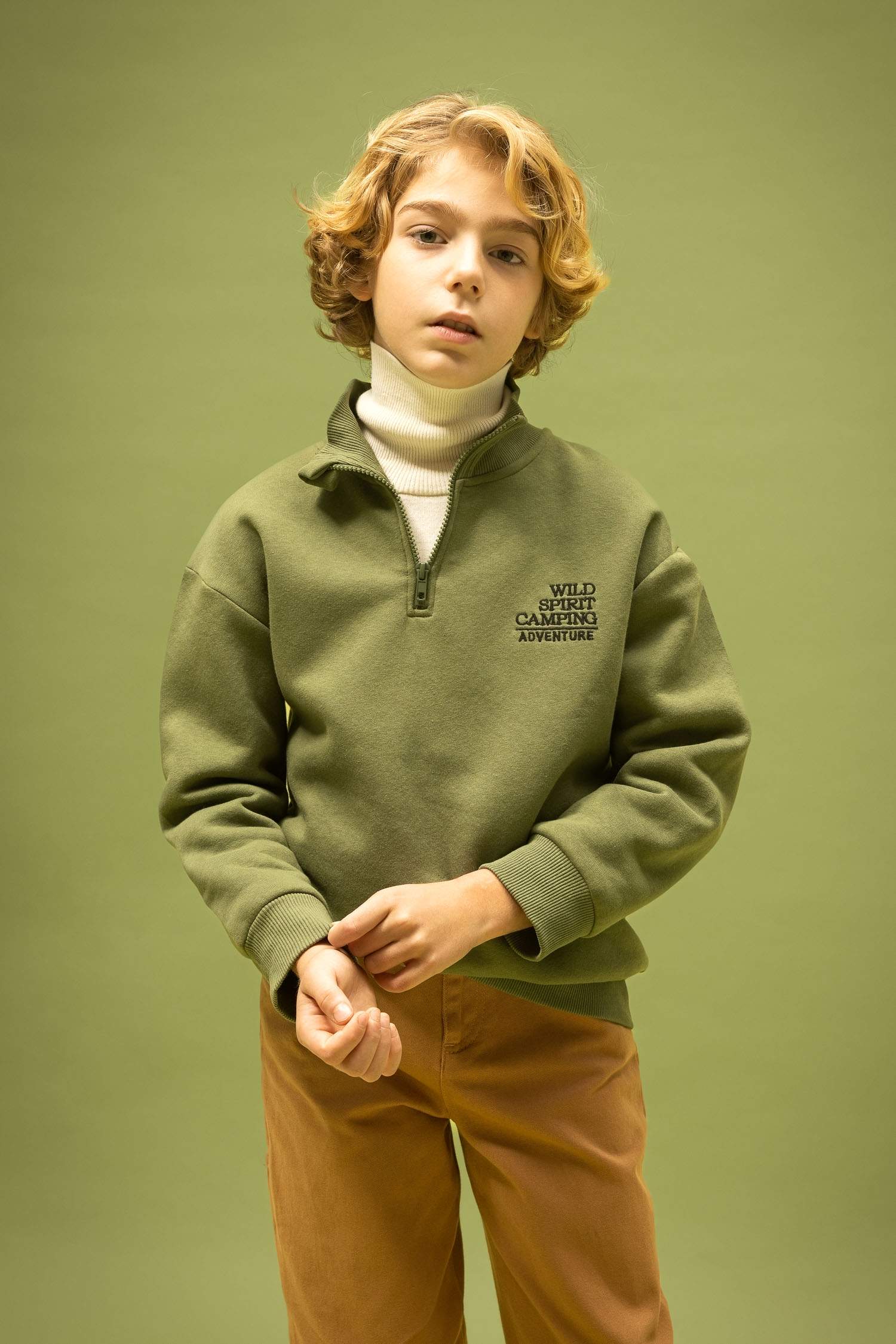 Erkek Çocuk Oversize Geniş Kalıp Dik Yaka Baskılı Kalın Sweatshirt