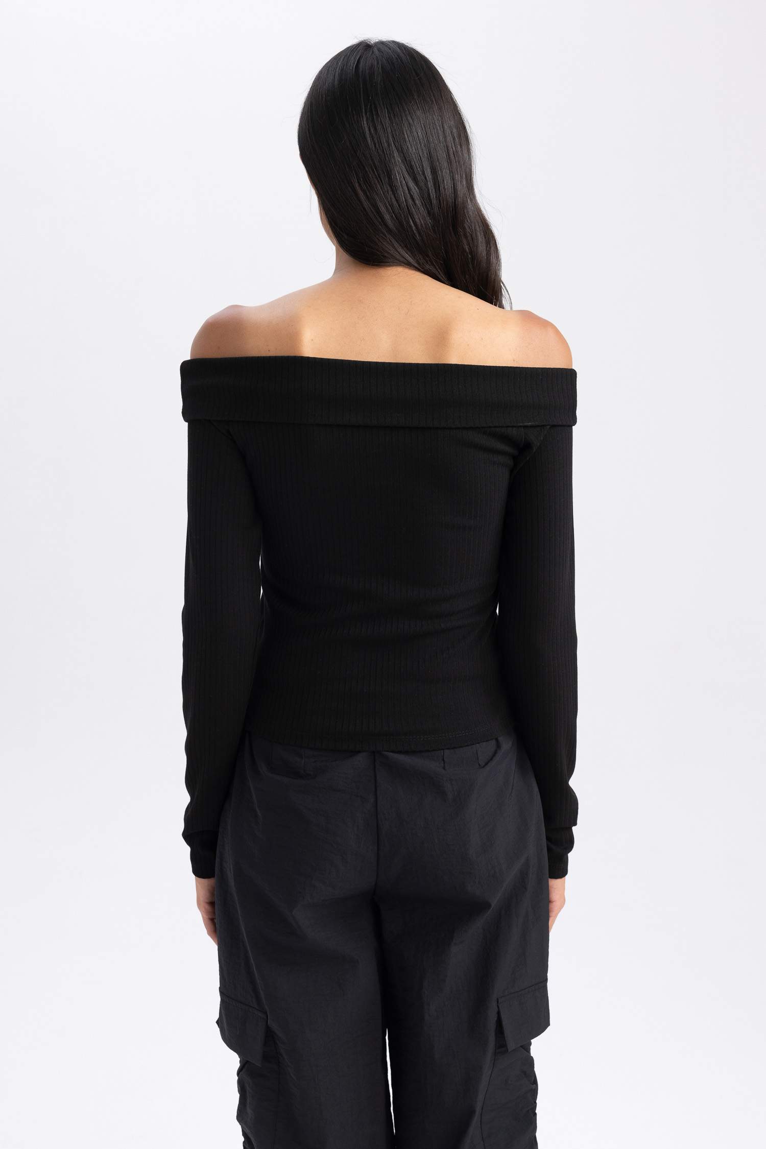 Slim Fit Dar Kesim Omzu Açık Fitilli Kaşkorse Uzun Kollu Tişört