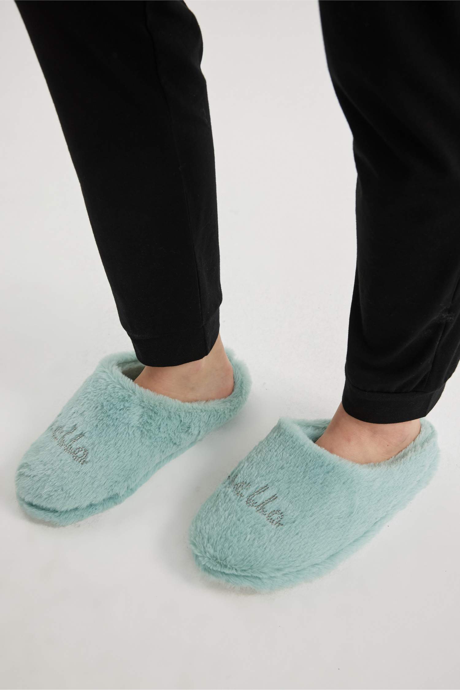 Домашние тапочки для женщин