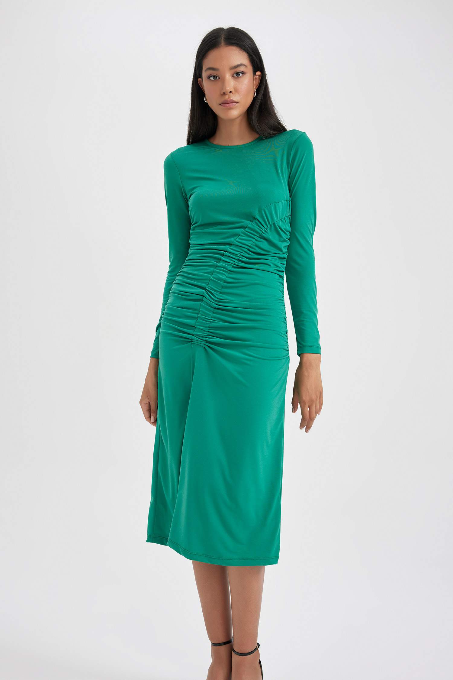 فستان بكم ميدي بديكون بياقة مدورة