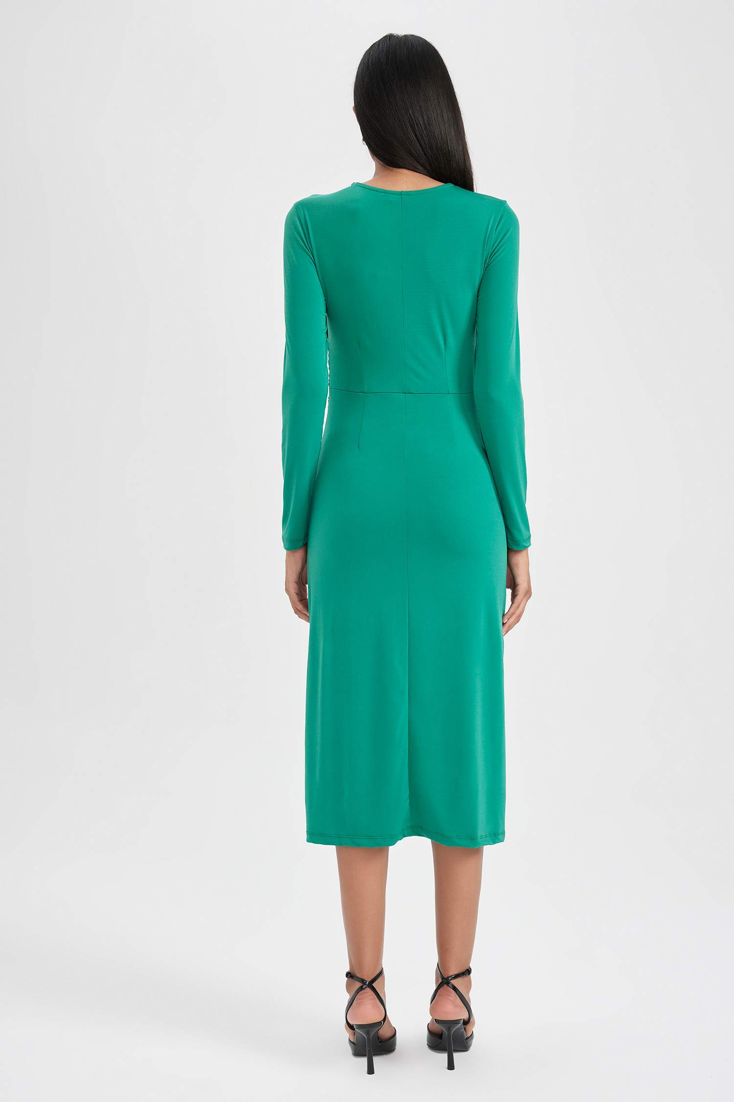 فستان بكم ميدي بديكون بياقة مدورة