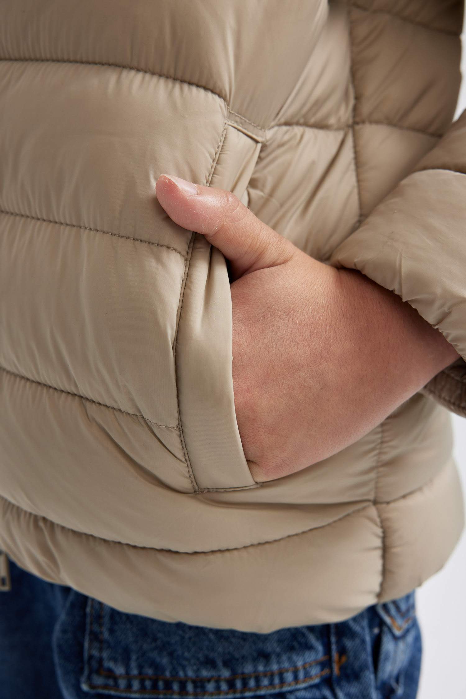 Erkek Çocuk Su İtici Kapüşonlu Basic Düz Şişme Mont