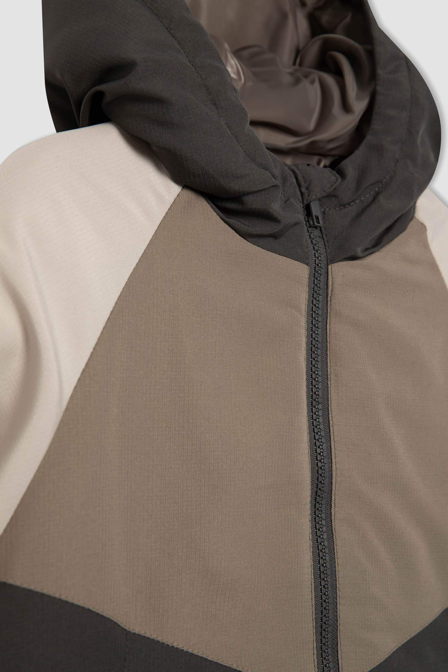 Erkek Çocuk Su İtici Kapüşonlu Mont