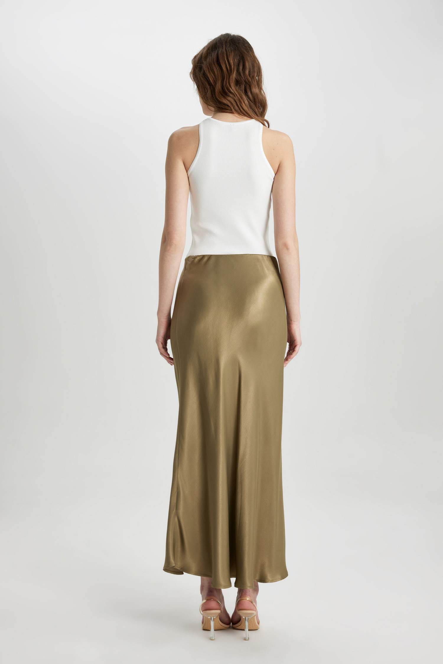 Миди-юбка А-силуэта со средней талией