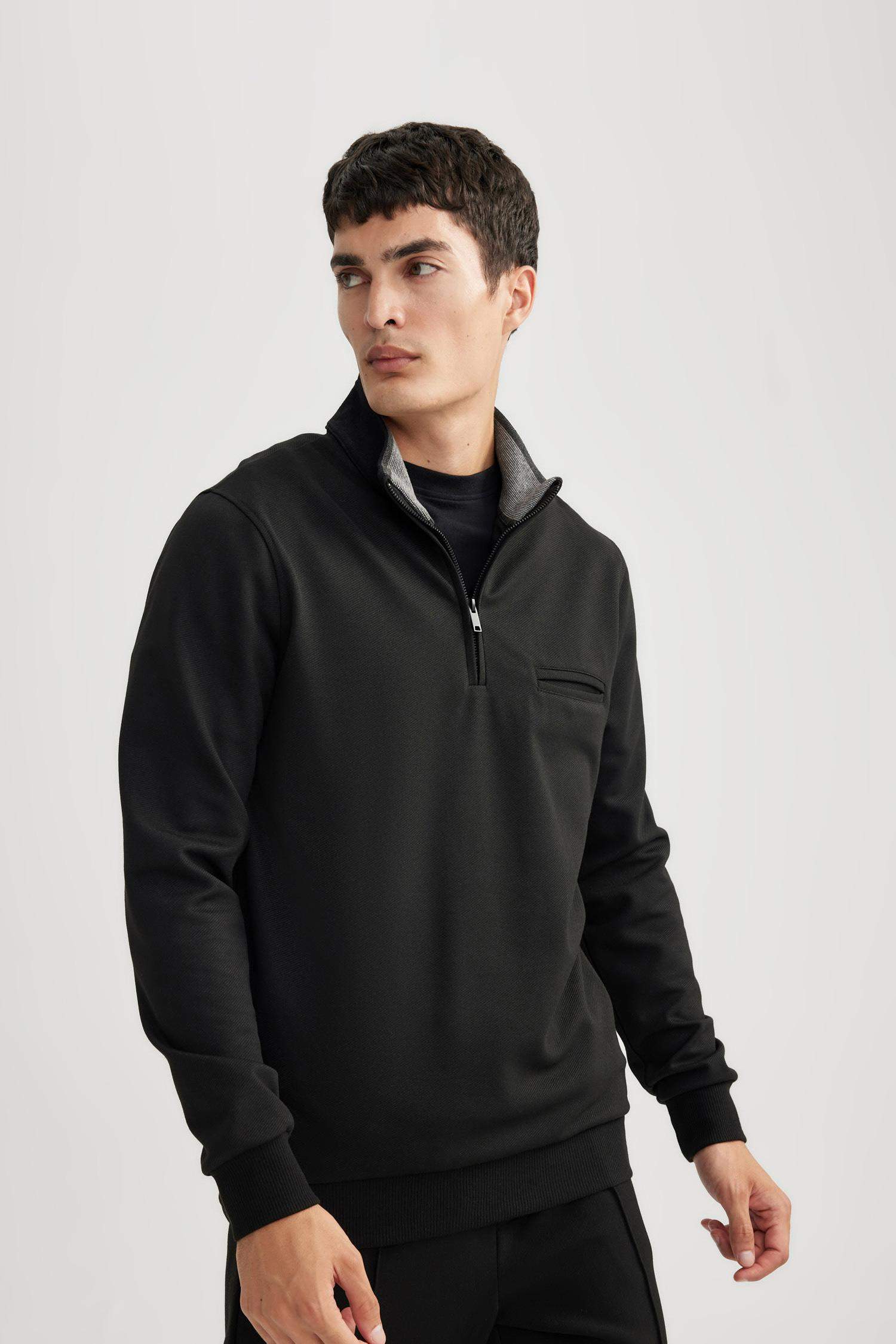 Regular Fit Zipper Sweatshirt