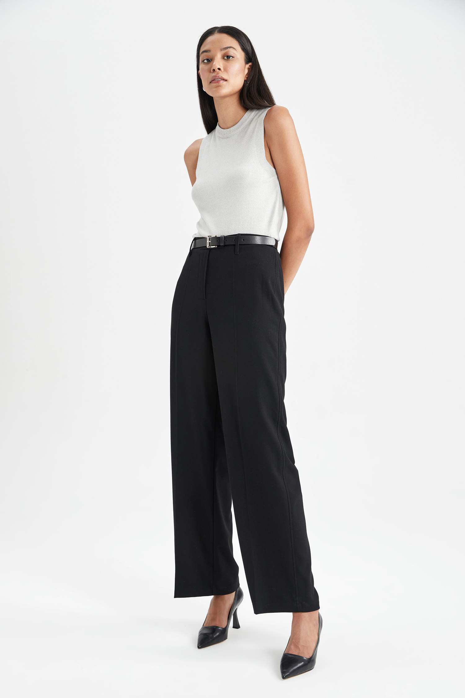 Regular Fit Crew Neck Sleeveless Tank Top