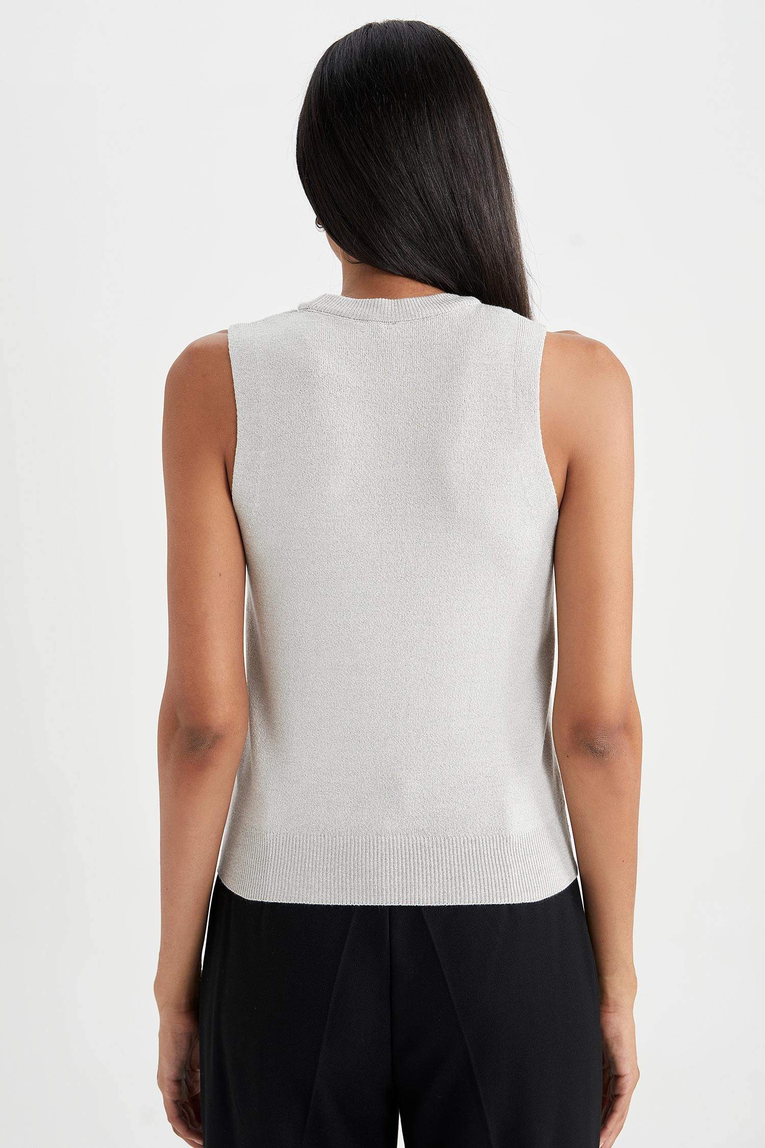 Regular Fit Crew Neck Sleeveless Tank Top