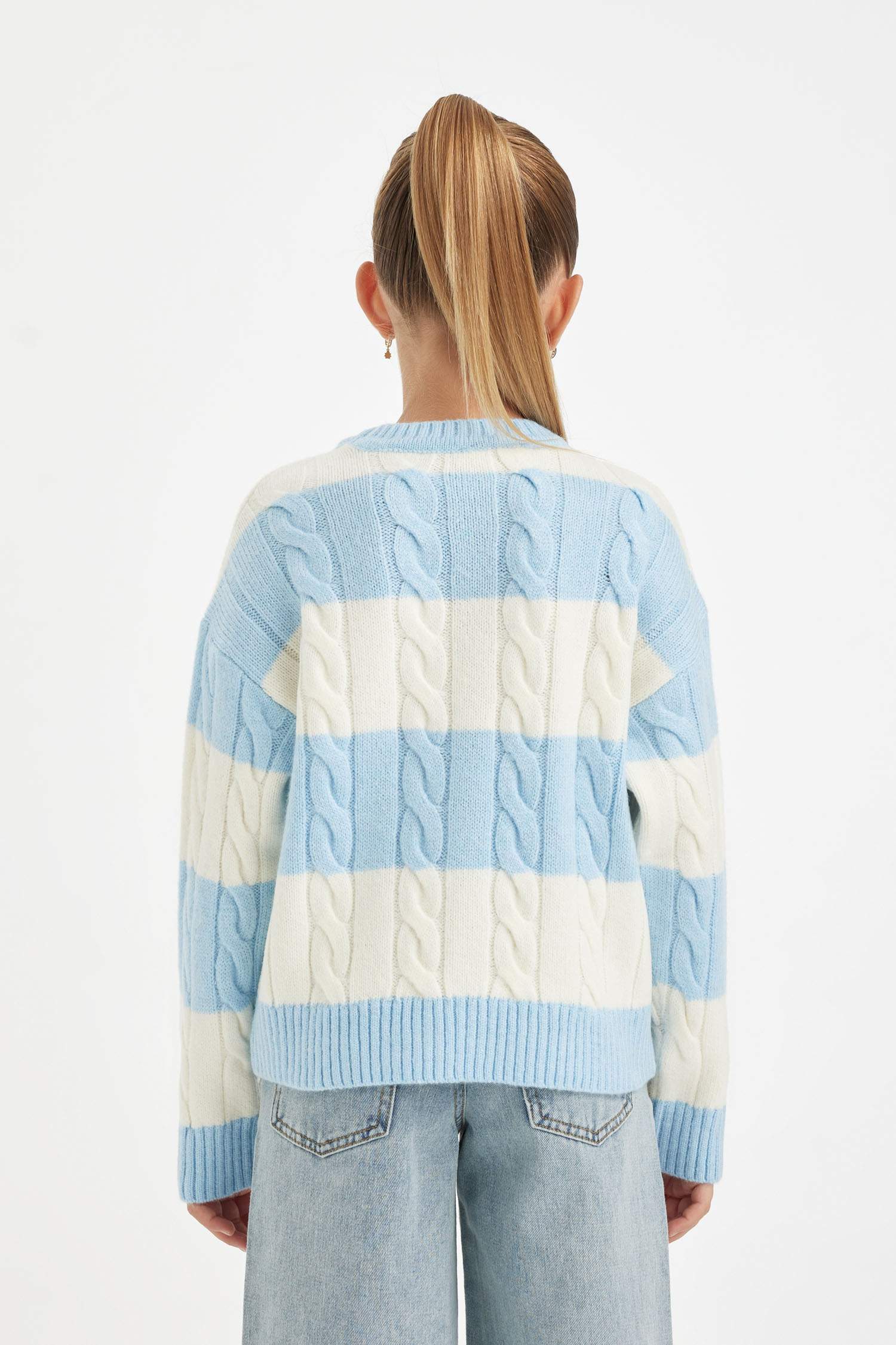 بلوفر بناتي تريكو مخطط قصة عادية برقبة مستديرة