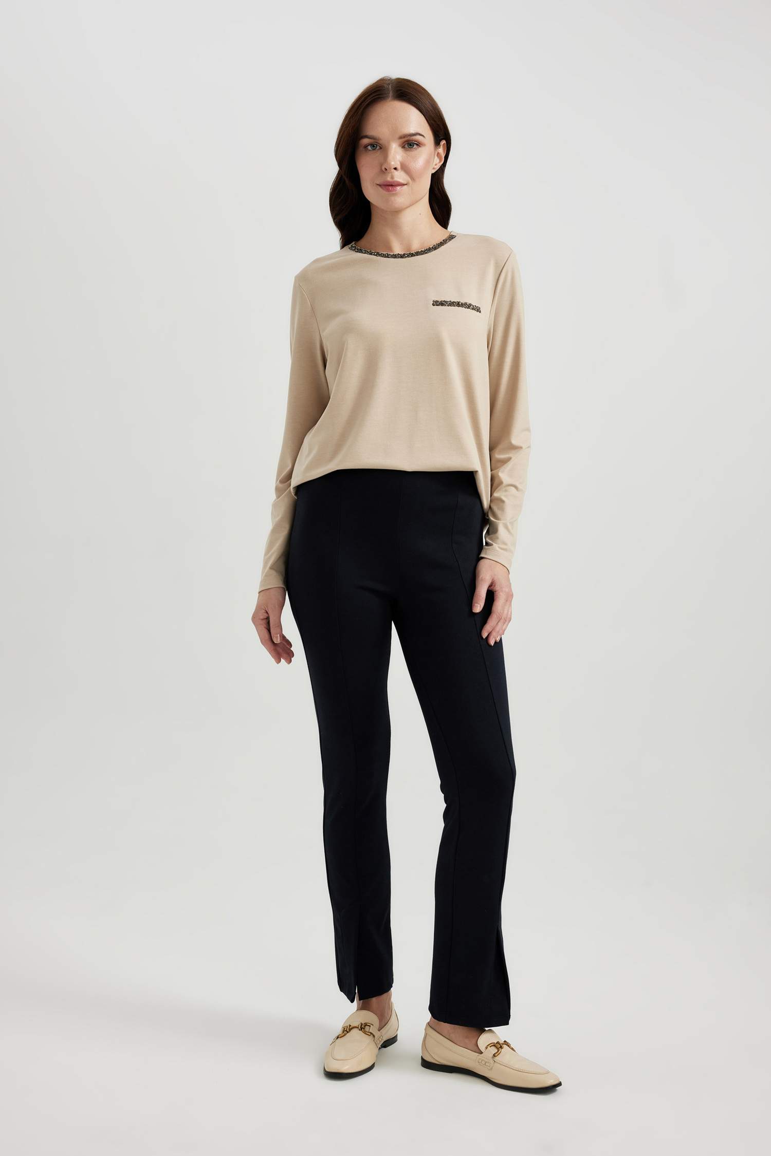 تيشيرت كم طويل بقصة عادية برقبة مستديرة