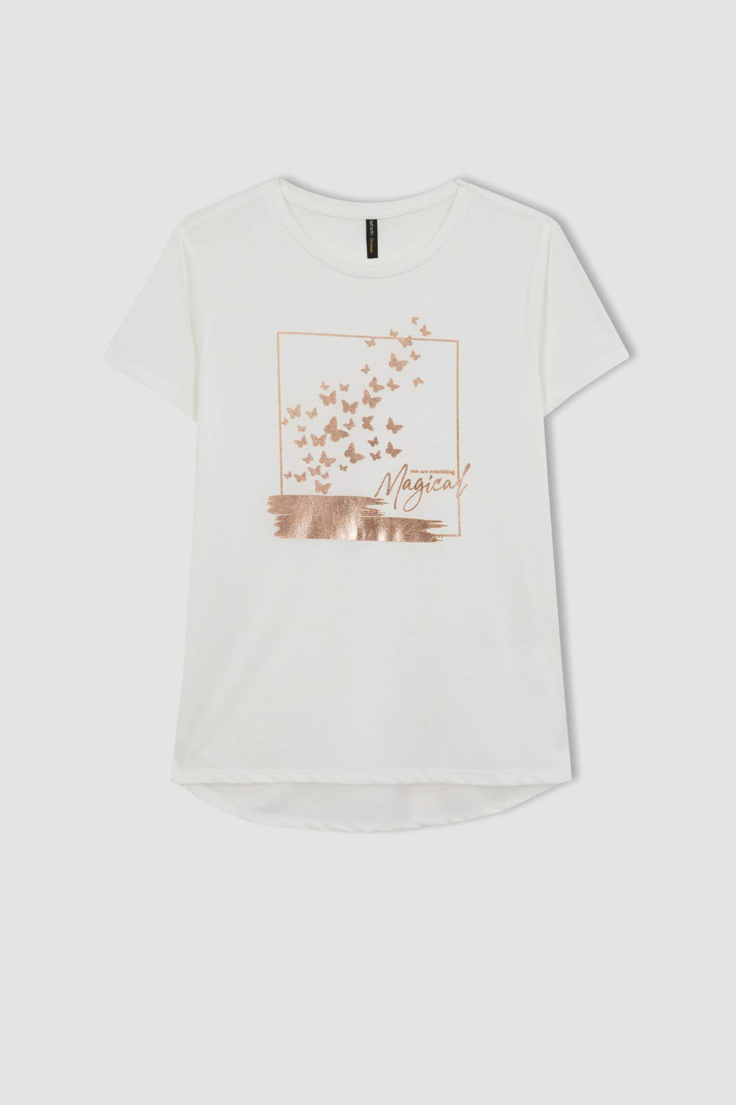 تي شيرت قصة عادية برقبة مستديرة