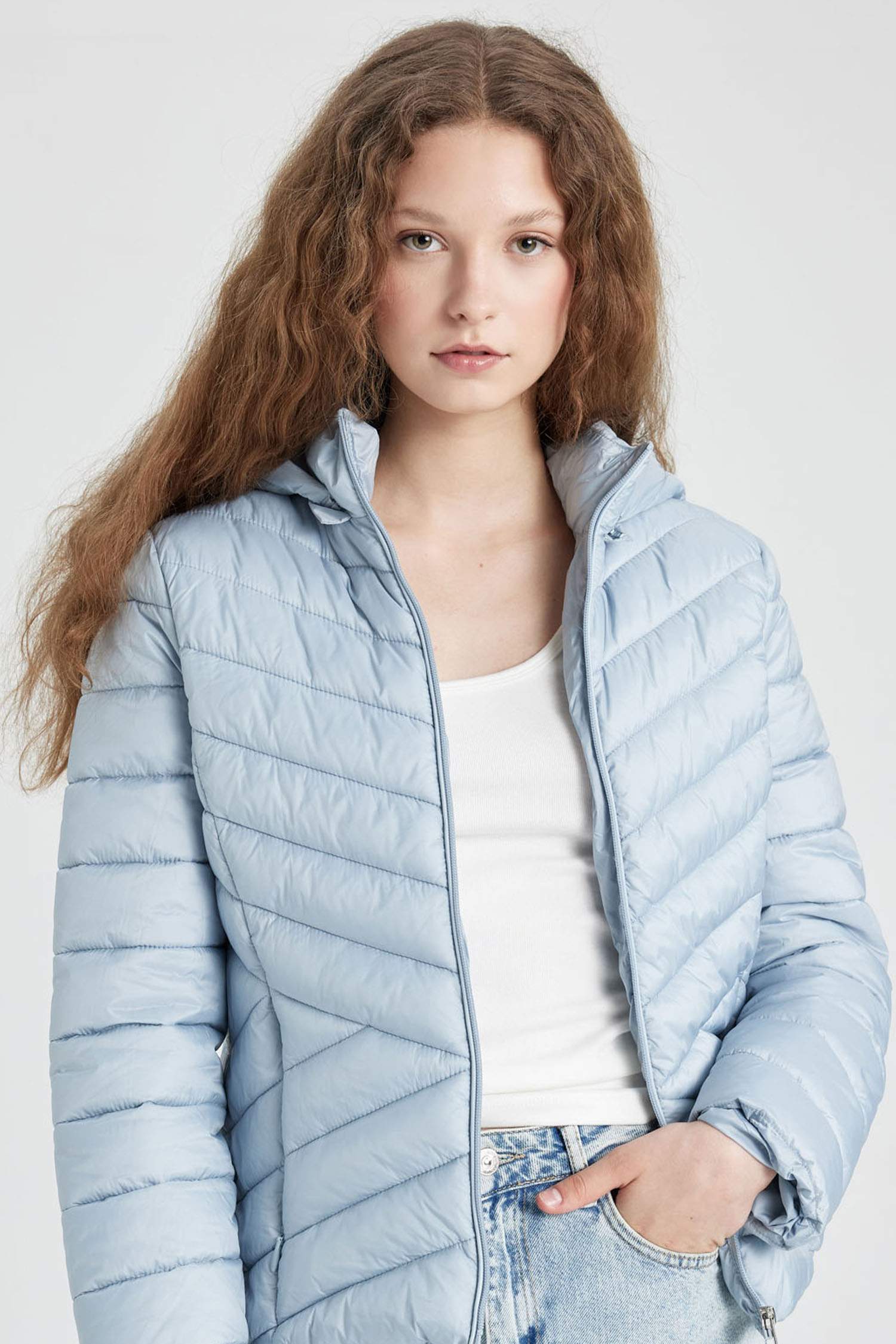 Su Geçirmez Hafif Şişme Mont Kapüşonlu Kapitoneli Fermuarlı Cepli Basic Düz Mevsimlik