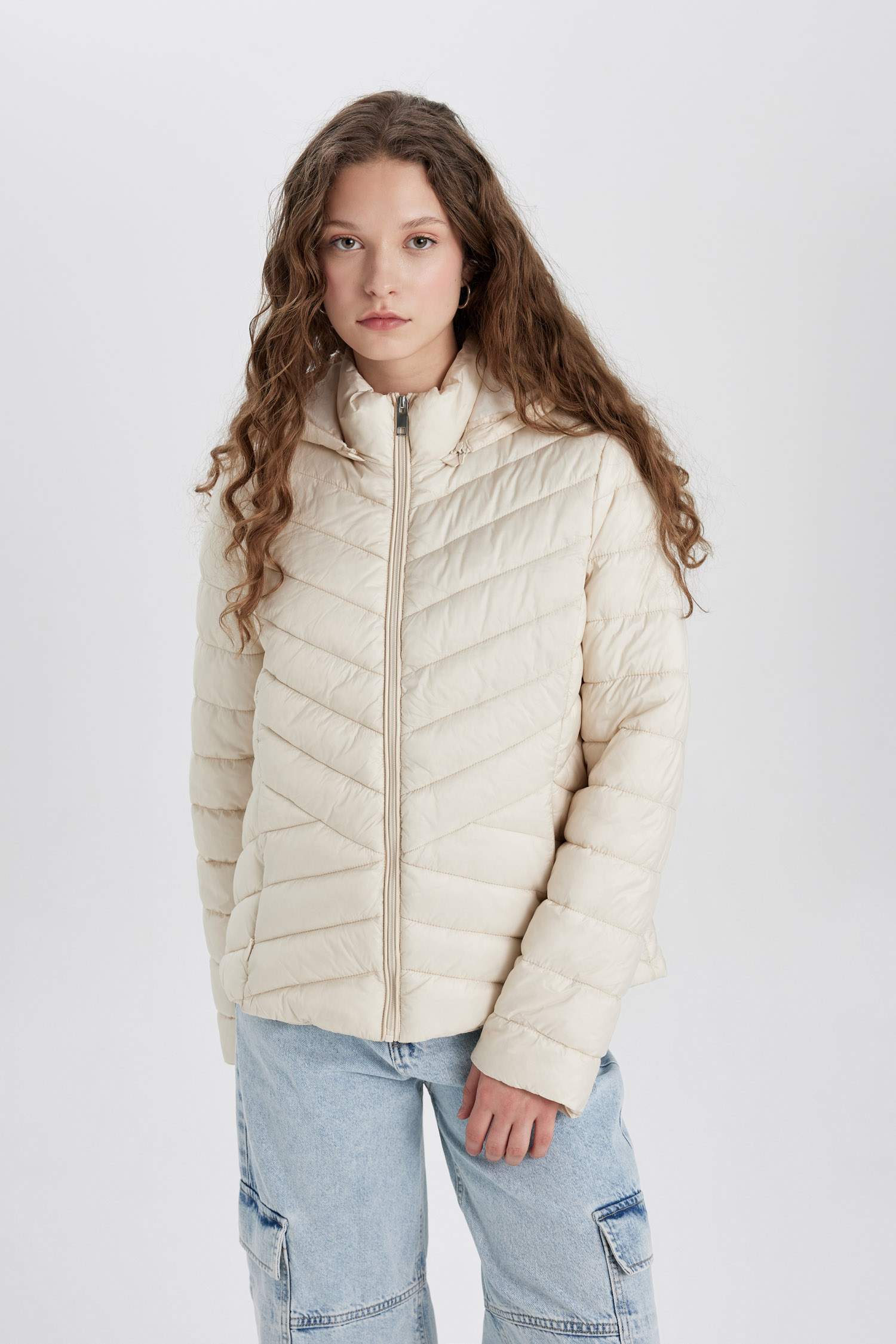 قمصلة نفخ قصة عادية بغطاء للرأس مقاوم للماء