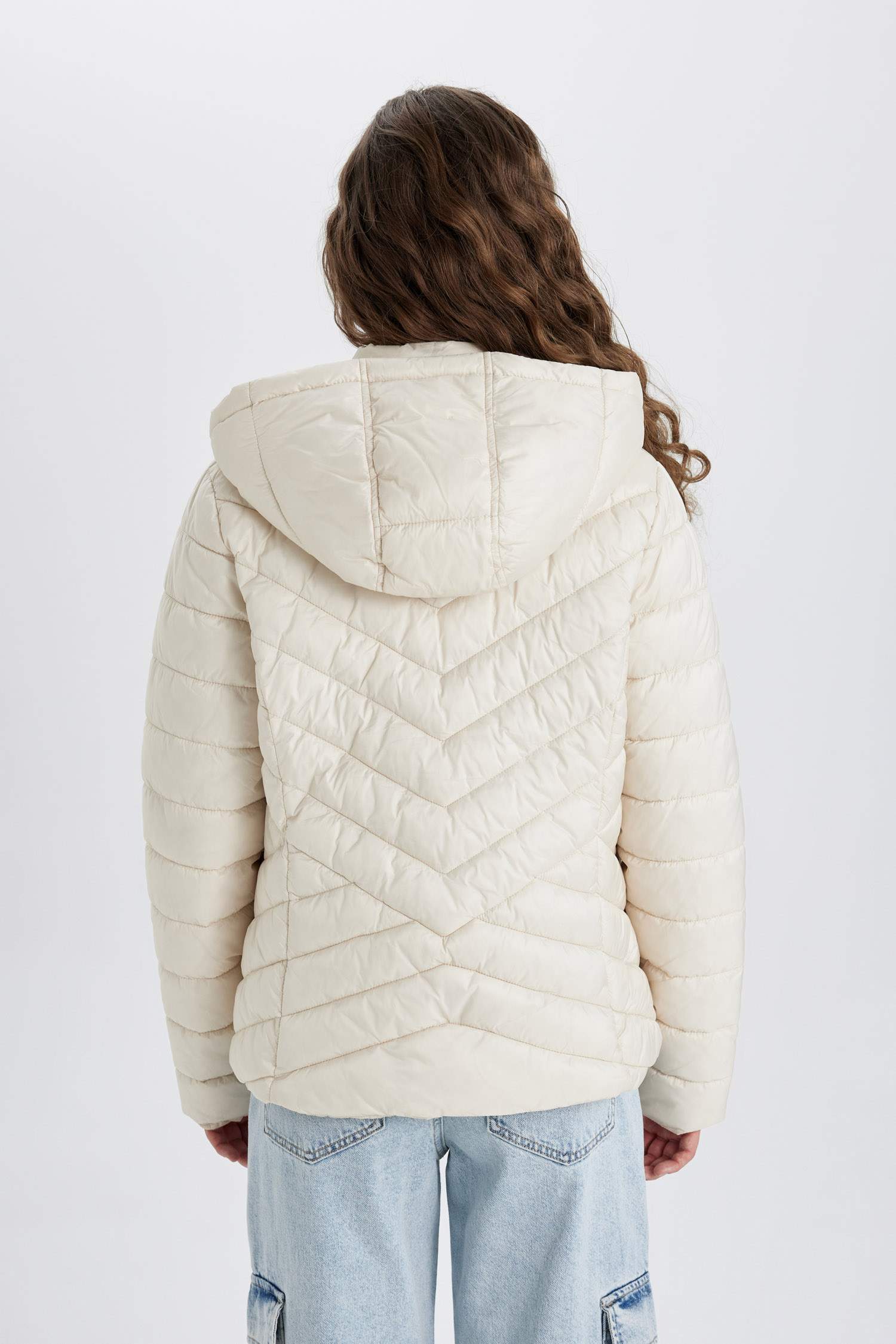 قمصلة نفخ قصة عادية بغطاء للرأس مقاوم للماء