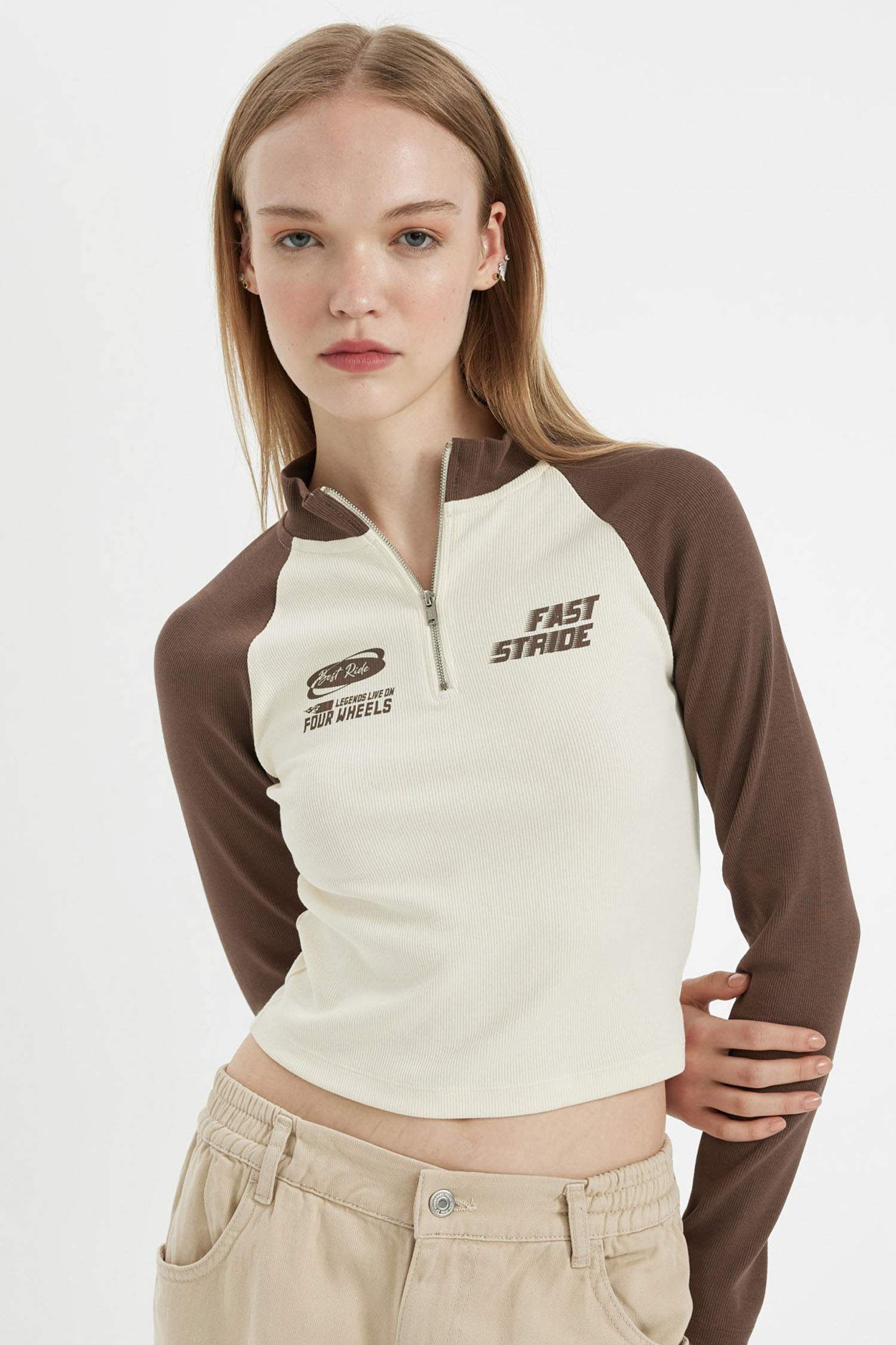 Coool Fitted Fitilli Kaşkorse Yarım Fermuarlı Dik Yaka Renk Bloklu Baskılı Uzun Kollu Tişört