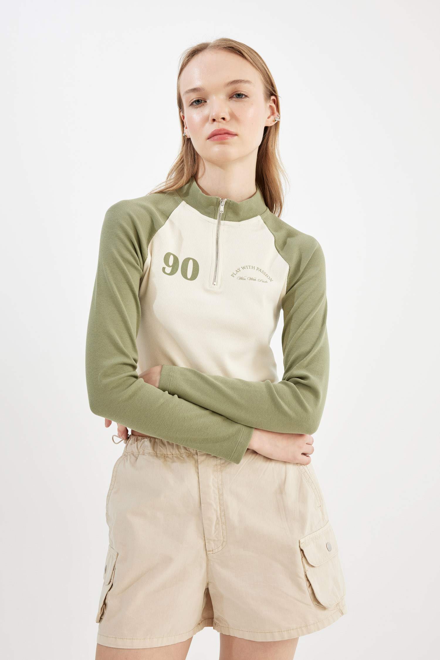 Fitted Fitilli Kaşkorse Yarım Fermuarlı Dik Yaka Renk Bloklu Baskılı Uzun Kollu Tişört