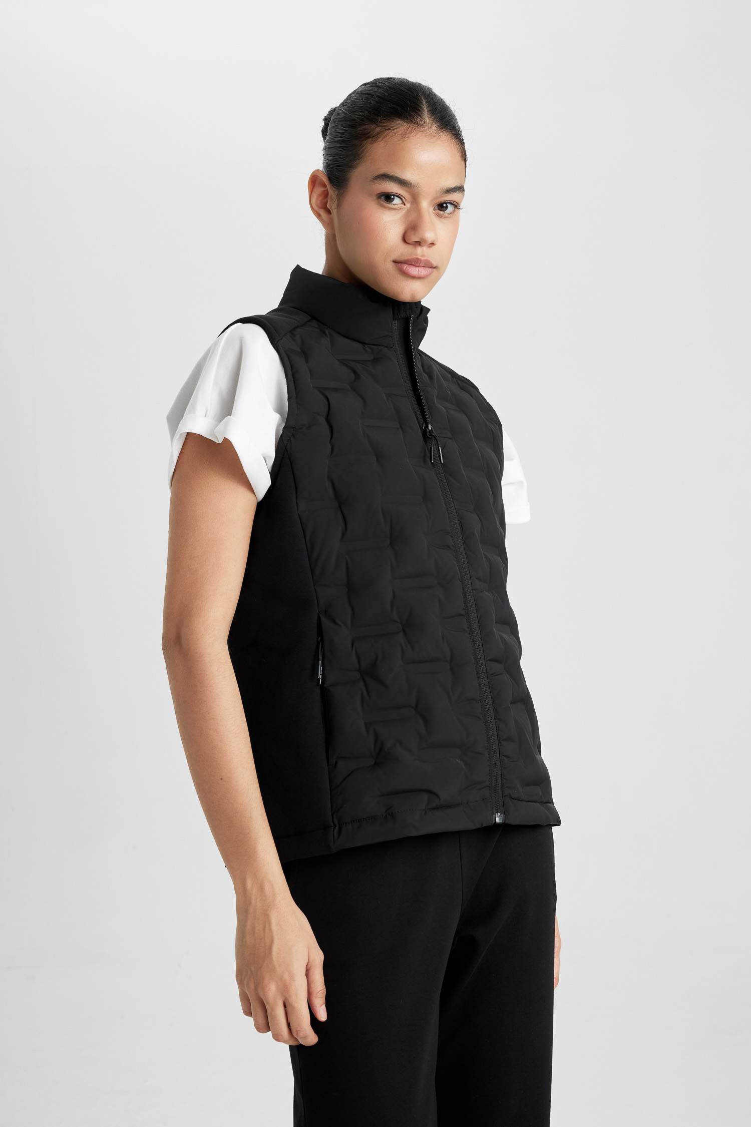 Su İtici Rüzgar Geçirmez Slim Fit Dar Kesim Fermuarlı Şişme Sporcu Yelek