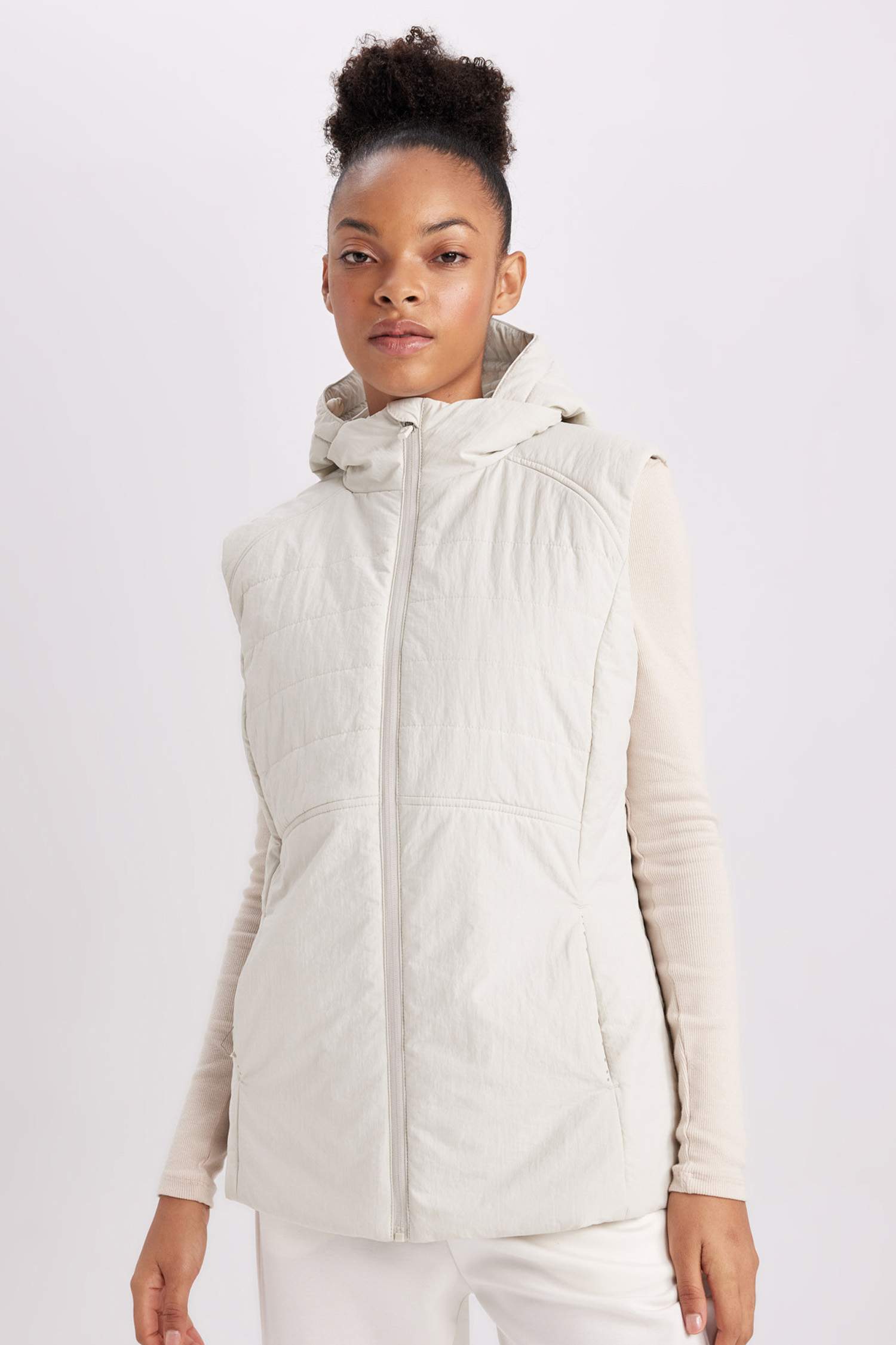 Su İtici Rüzgar Geçirmez Slim Fit Dar Kesim Kapüşonlu Sporcu Şişme Yelek