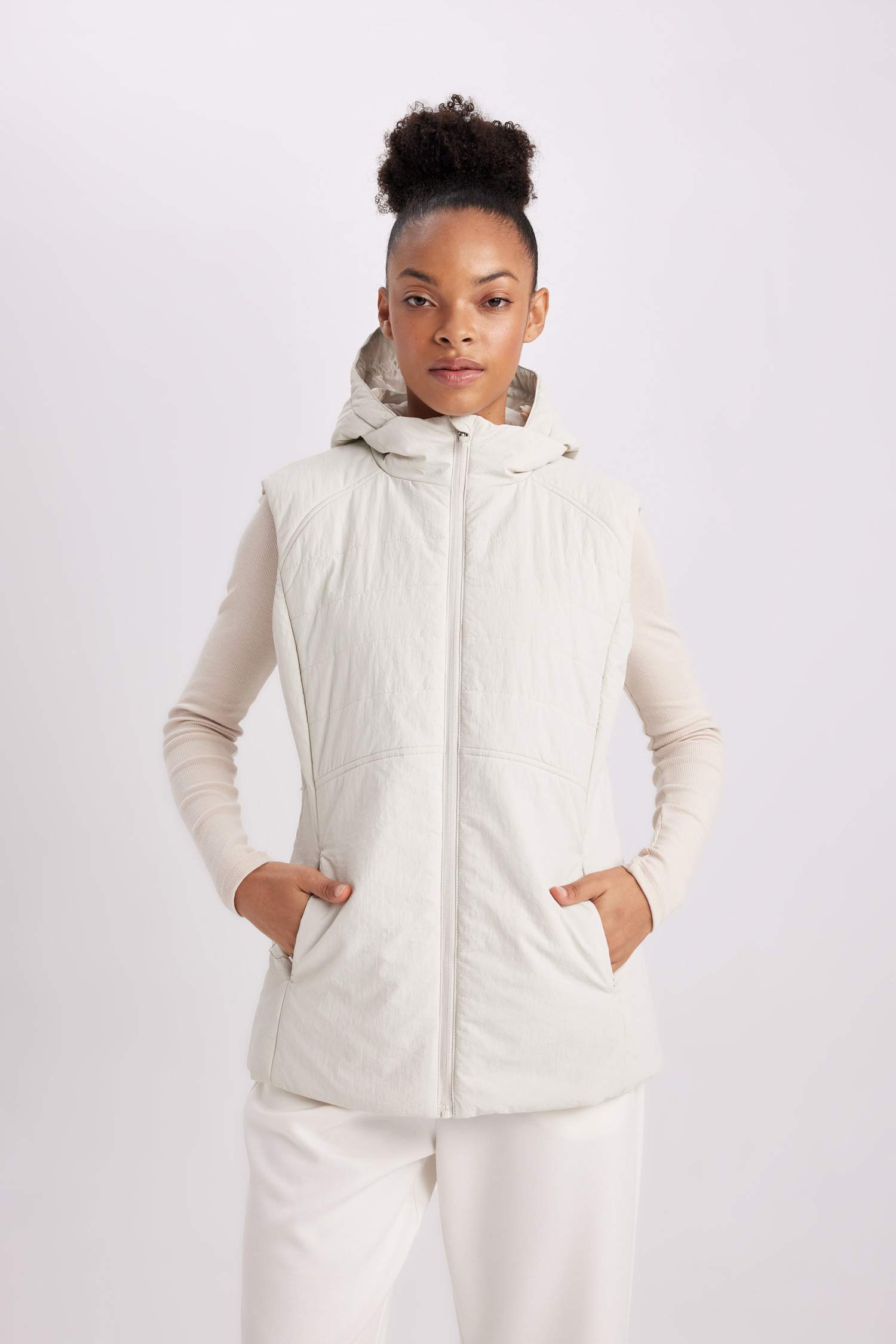 Su İtici Rüzgar Geçirmez Slim Fit Dar Kesim Kapüşonlu Sporcu Şişme Yelek