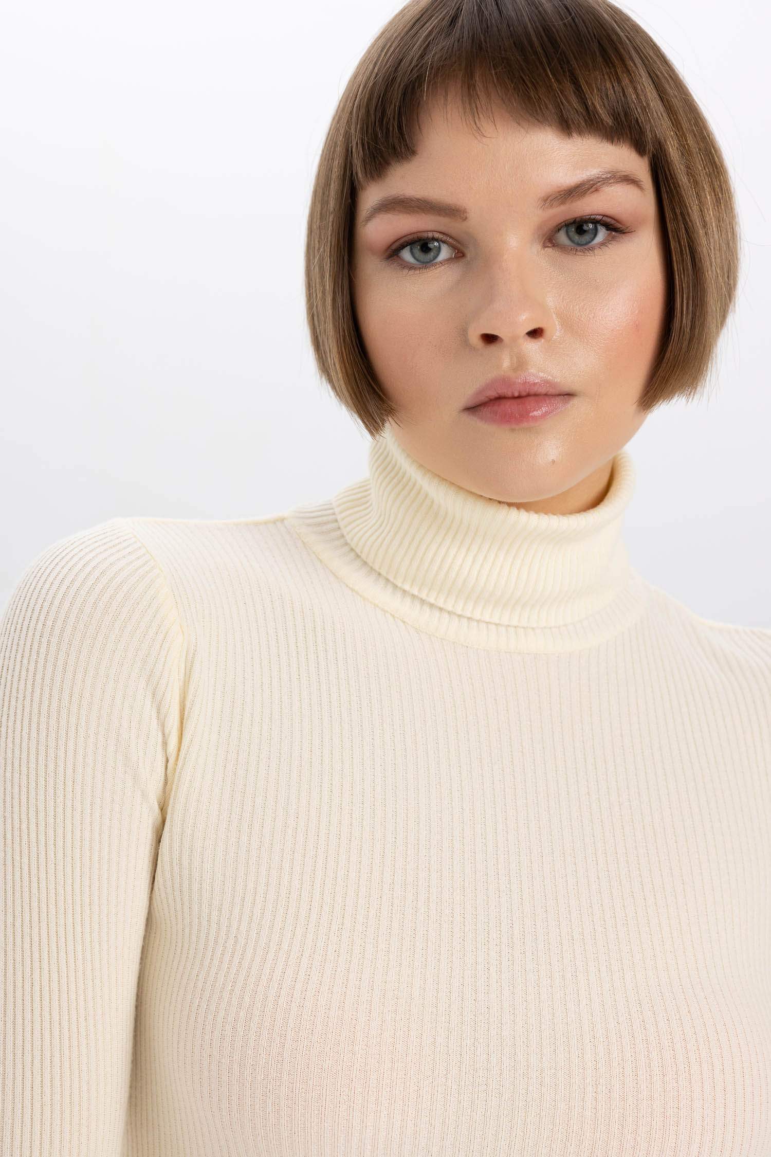 Fitted Balıkçı Yaka Basic Düz Triko Kazak