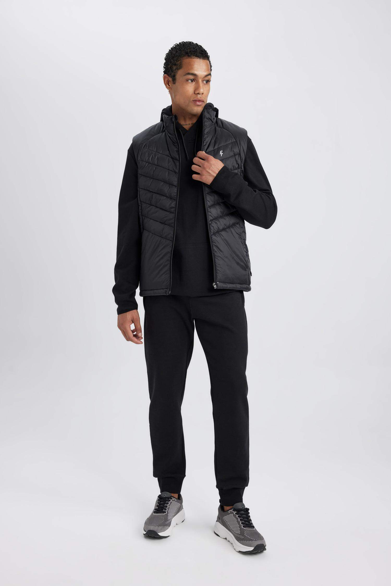 فيست بامب رياضي وتر بروف سليم فيت بكابيشون من DeFactoFit