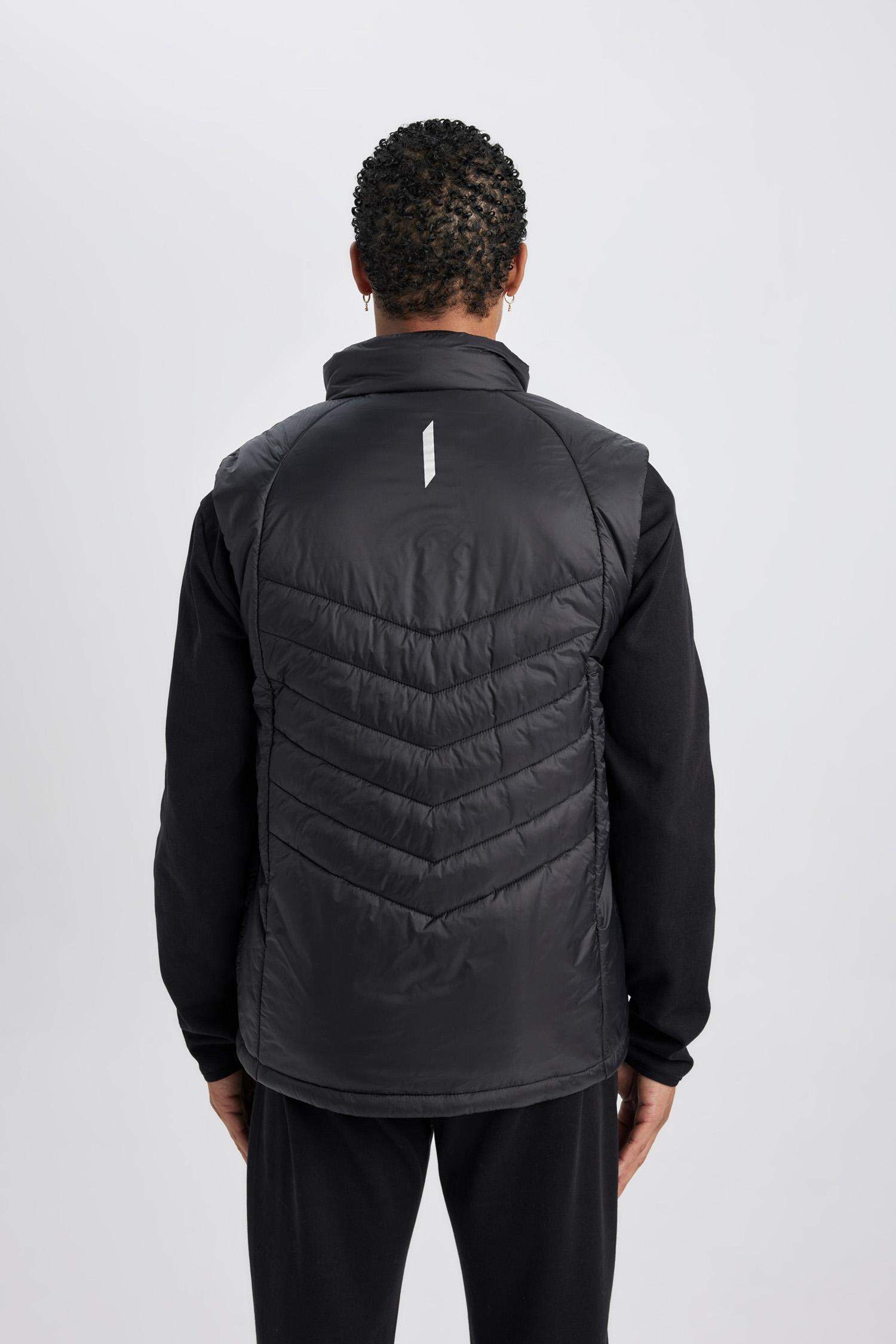 فيست بامب رياضي وتر بروف سليم فيت بكابيشون من DeFactoFit