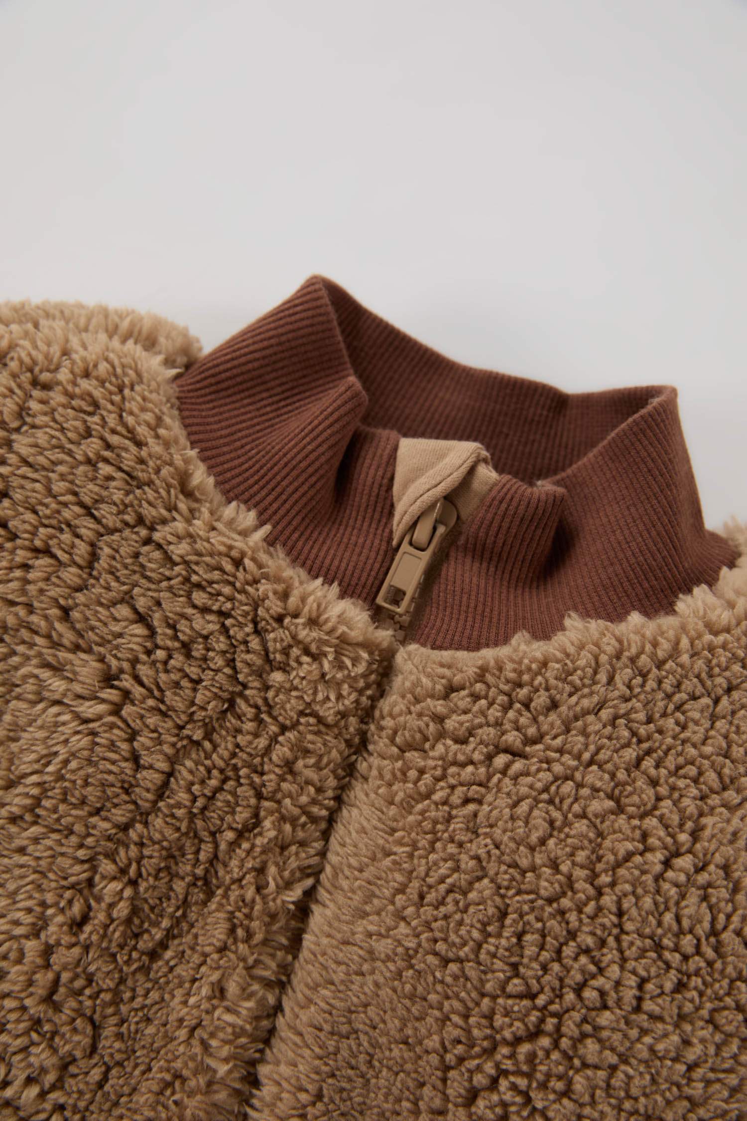 فيست بيبي اولادي فرو بسوسته وياقة عالية