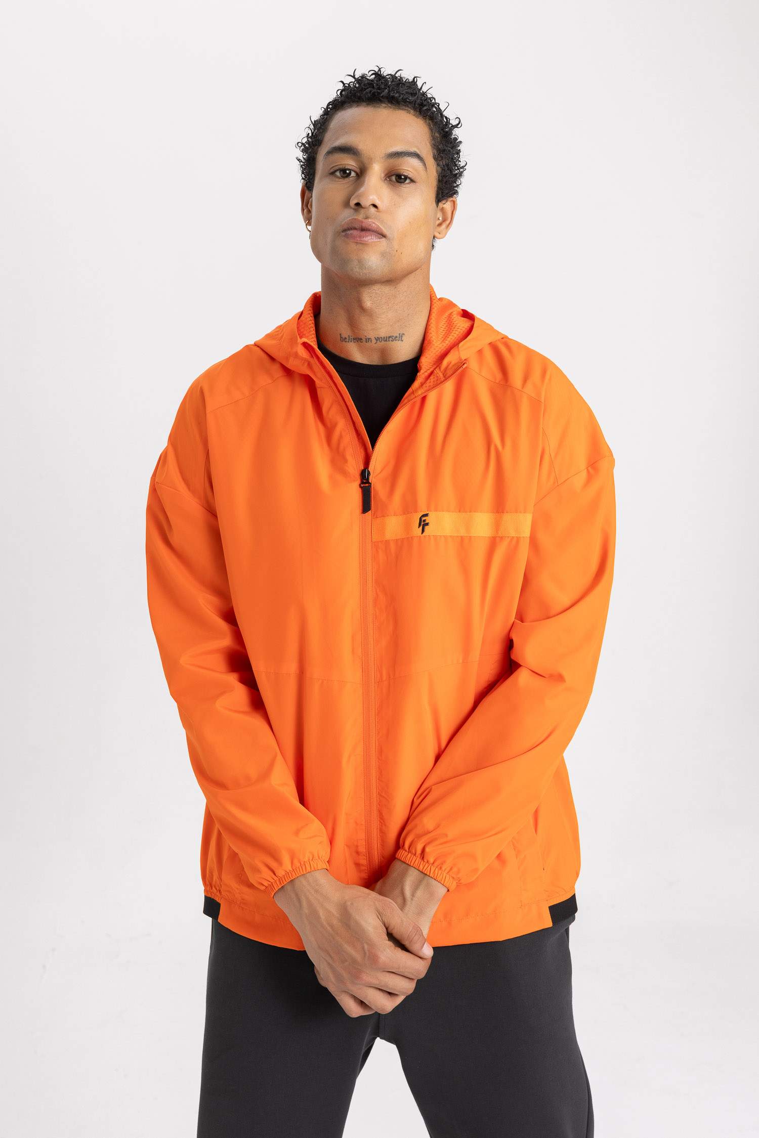 Su İtici Rüzgar Geçirmez Mont Slim Fit Dar Kesim Kapüşonlu File Astarlı Fermuarlı Cepli