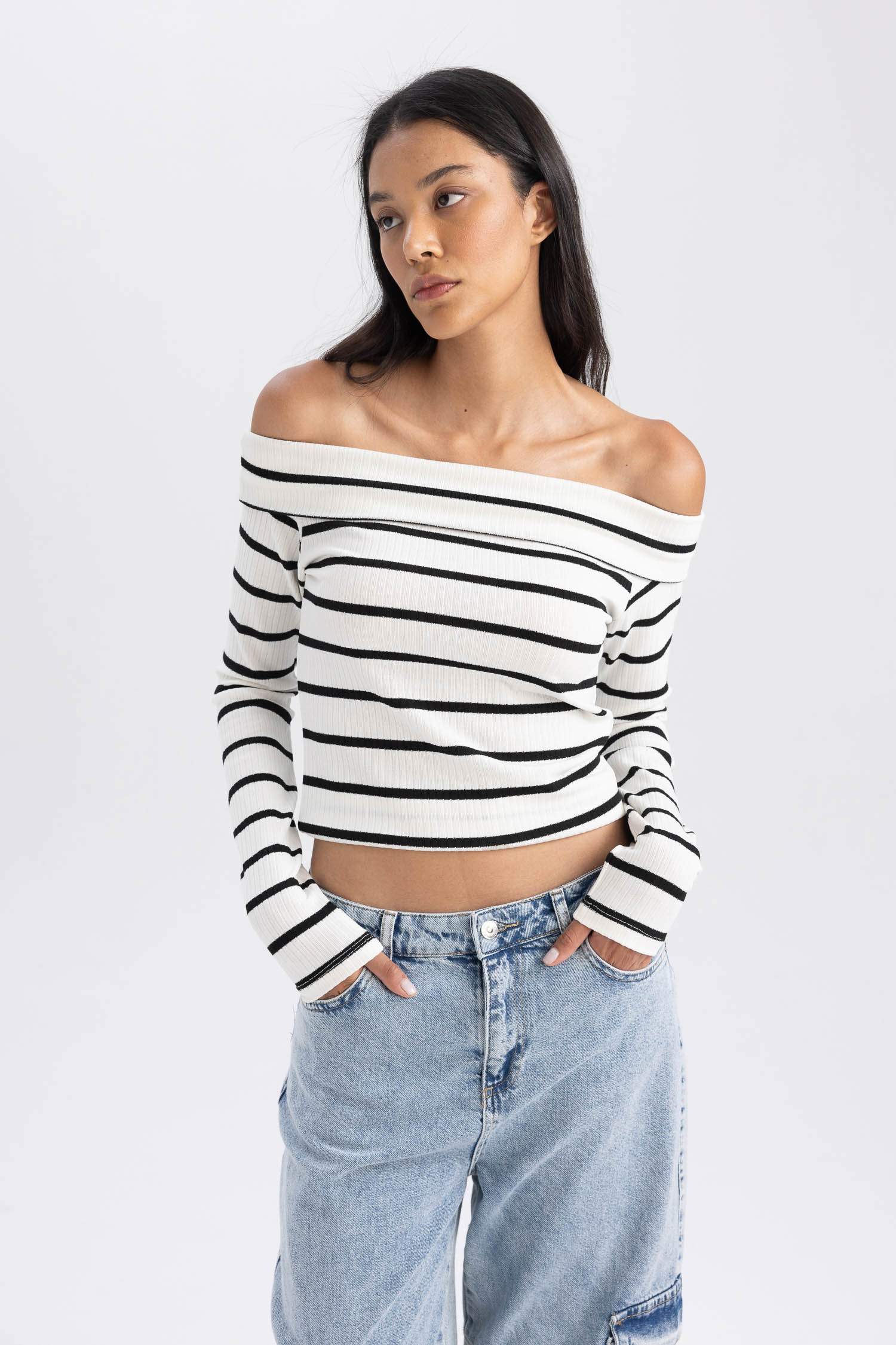 Slim Fit Dar Kesim Omzu Açık Çizgili Fitilli Kaşkorse Uzun Kollu Tişört