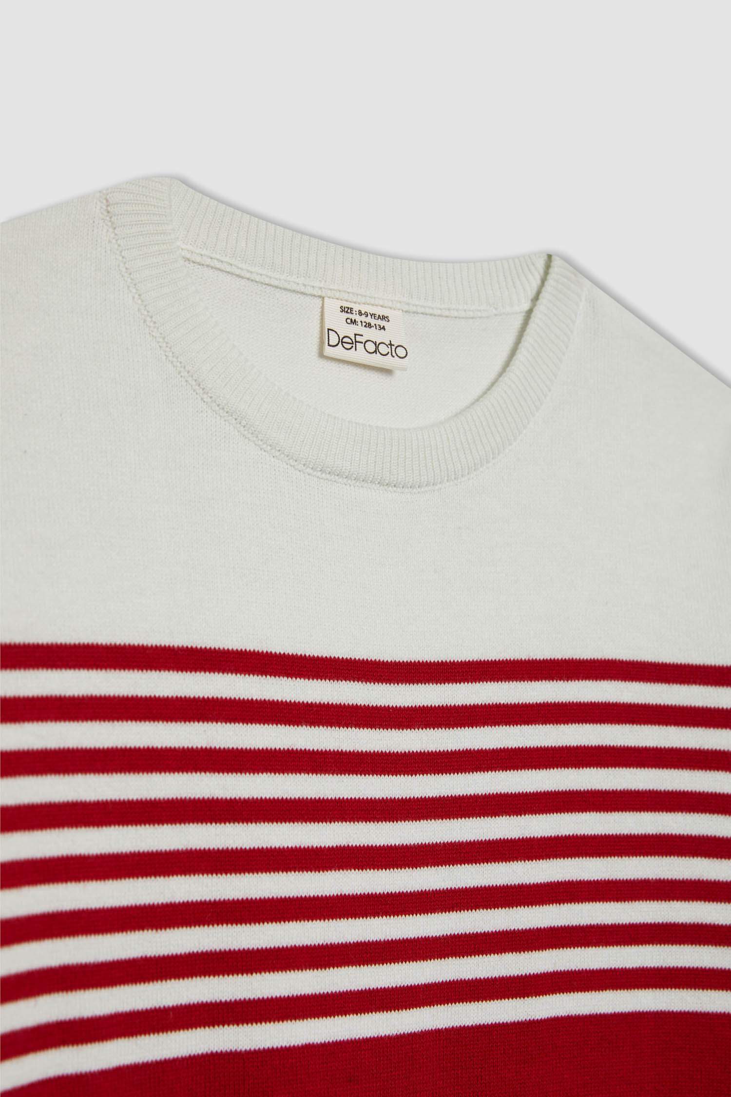 Свитер стандартного кроя с круглым вырезом для мальчиков