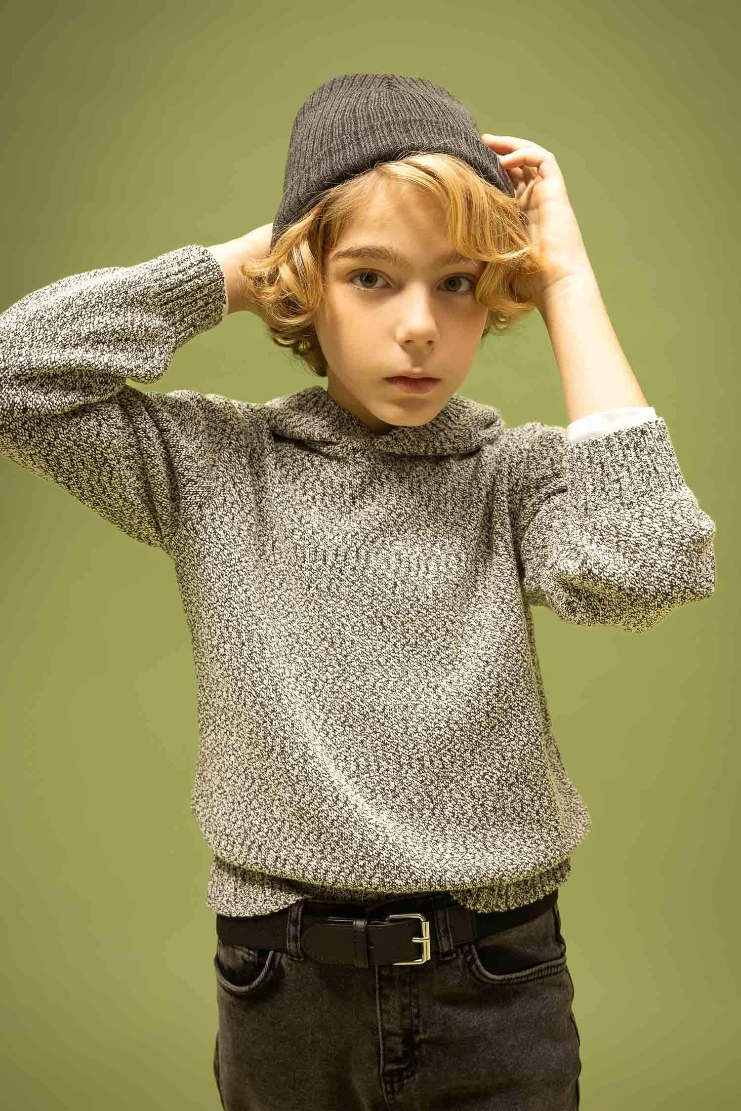 Erkek Çocuk Kapüşonlu Triko Kazak