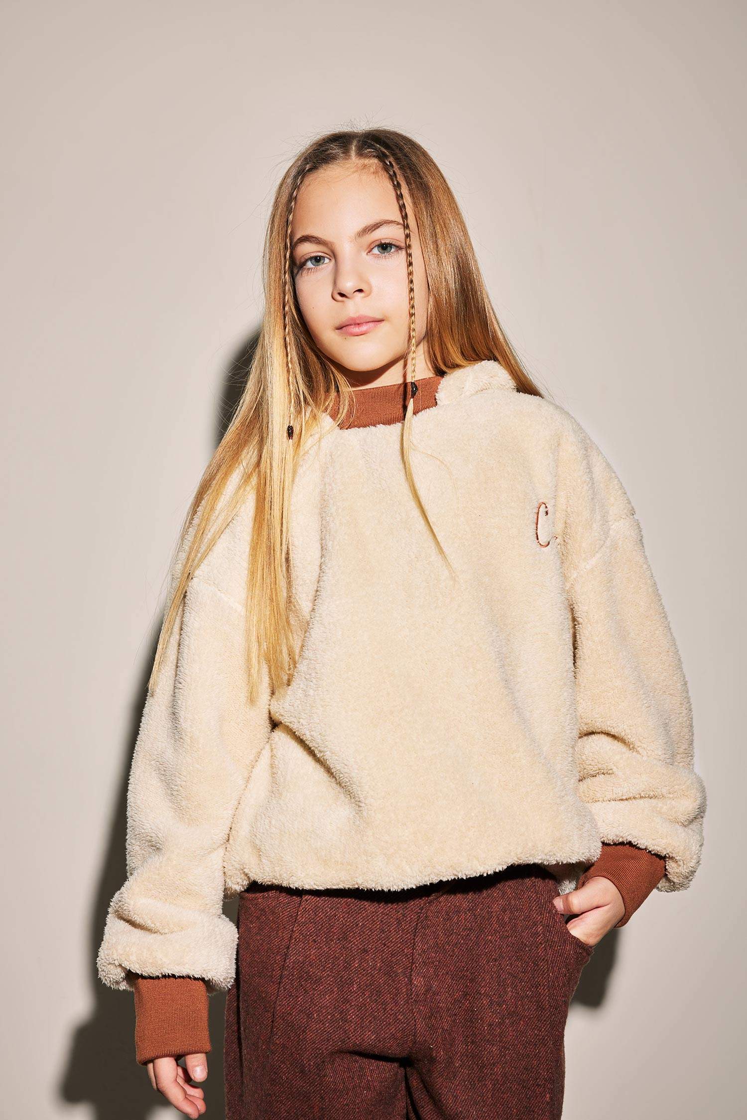 Kız Çocuk Oversize Geniş Kalıp Kapüşonlu Pelüş Sweatshirt