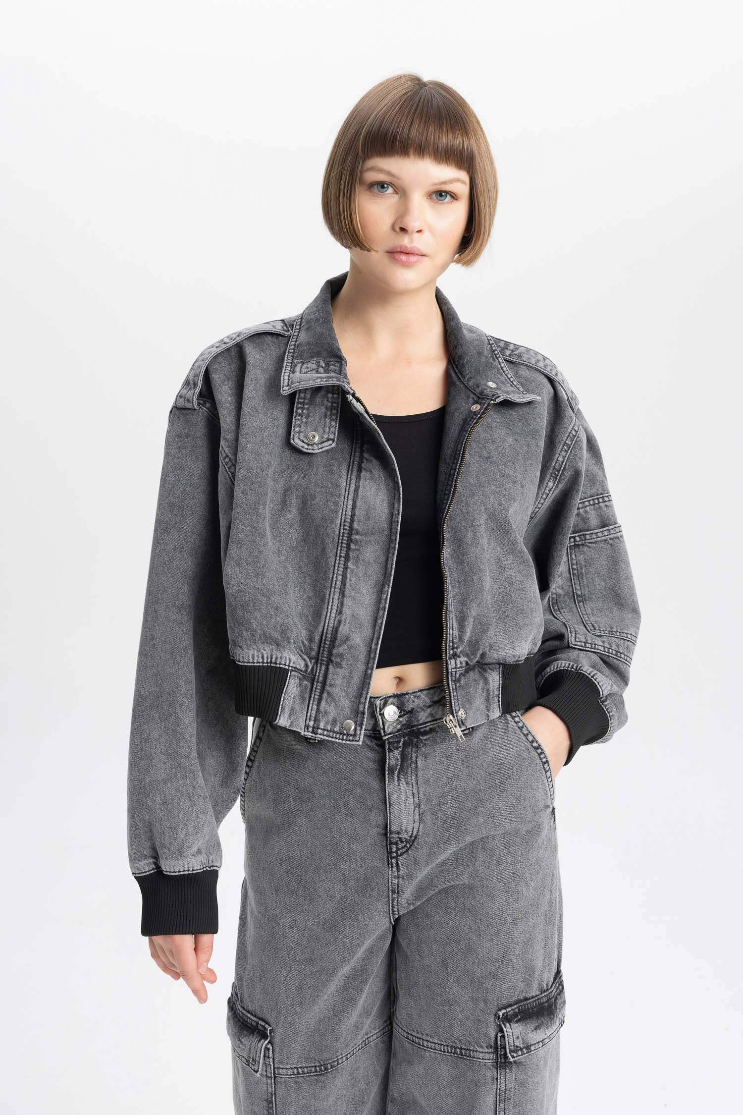 جاكيت جينز بومبر