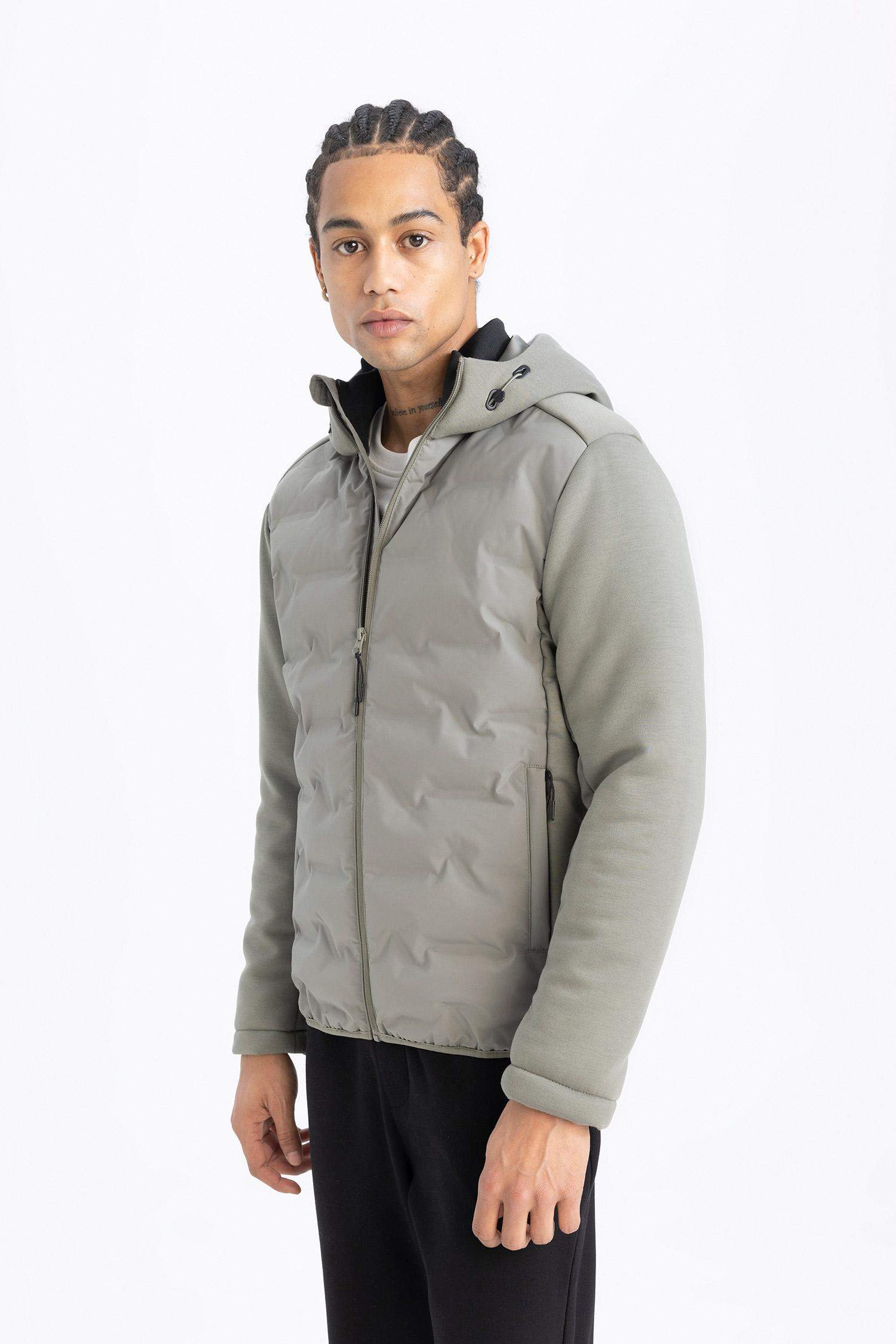 جاكيت سليم فيت بغطاء للرأس و سحاب من DeFactoFit