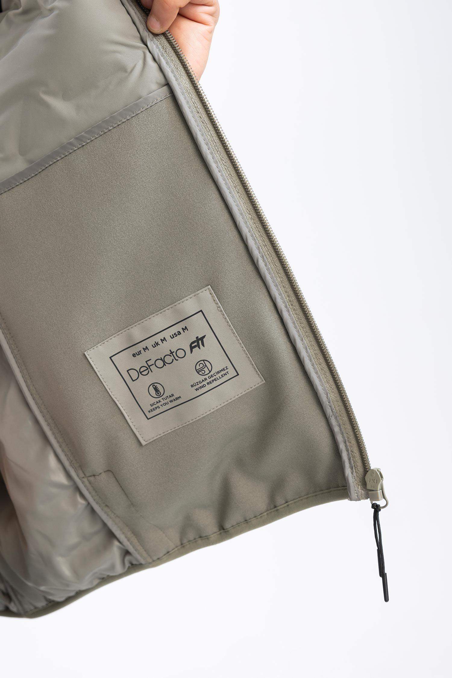 جاكيت سليم فيت بغطاء للرأس و سحاب من DeFactoFit