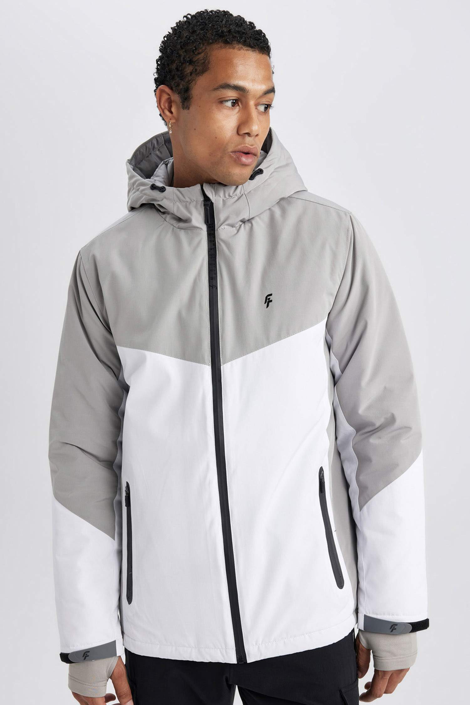 Mont Su İtici Rüzgar Geçirmez Slim Fit Dar Kesim Kapüşonlu Fermuarlı Cepli Ribana