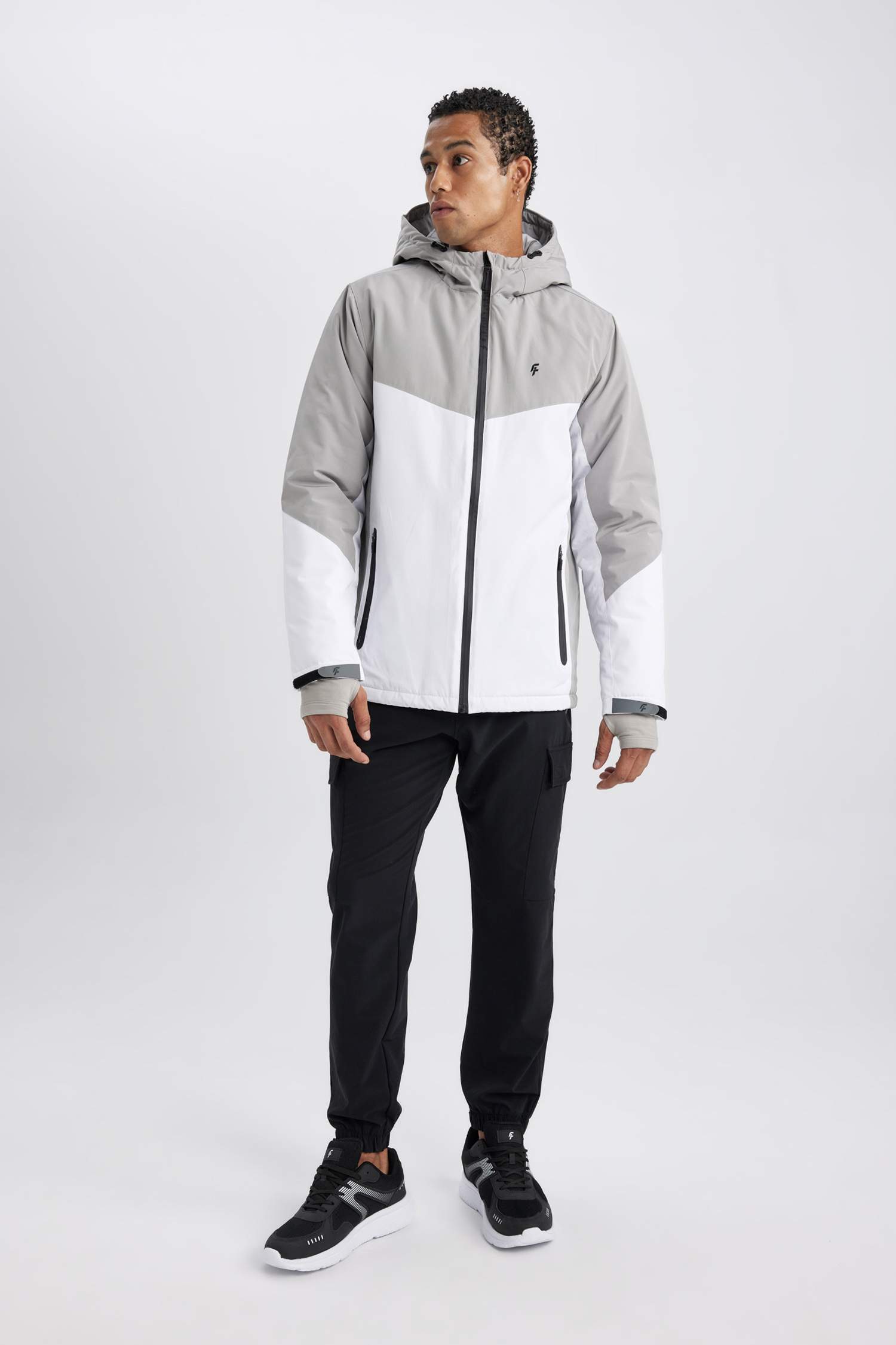 Mont Su İtici Rüzgar Geçirmez Slim Fit Dar Kesim Kapüşonlu Fermuarlı Cepli Ribana