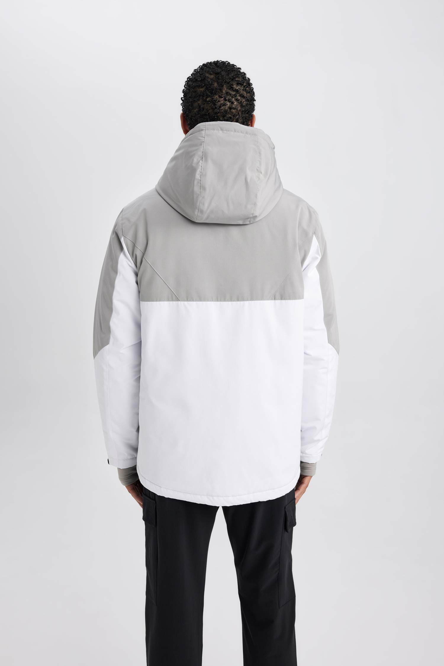 Mont Su İtici Rüzgar Geçirmez Slim Fit Dar Kesim Kapüşonlu Fermuarlı Cepli Ribana