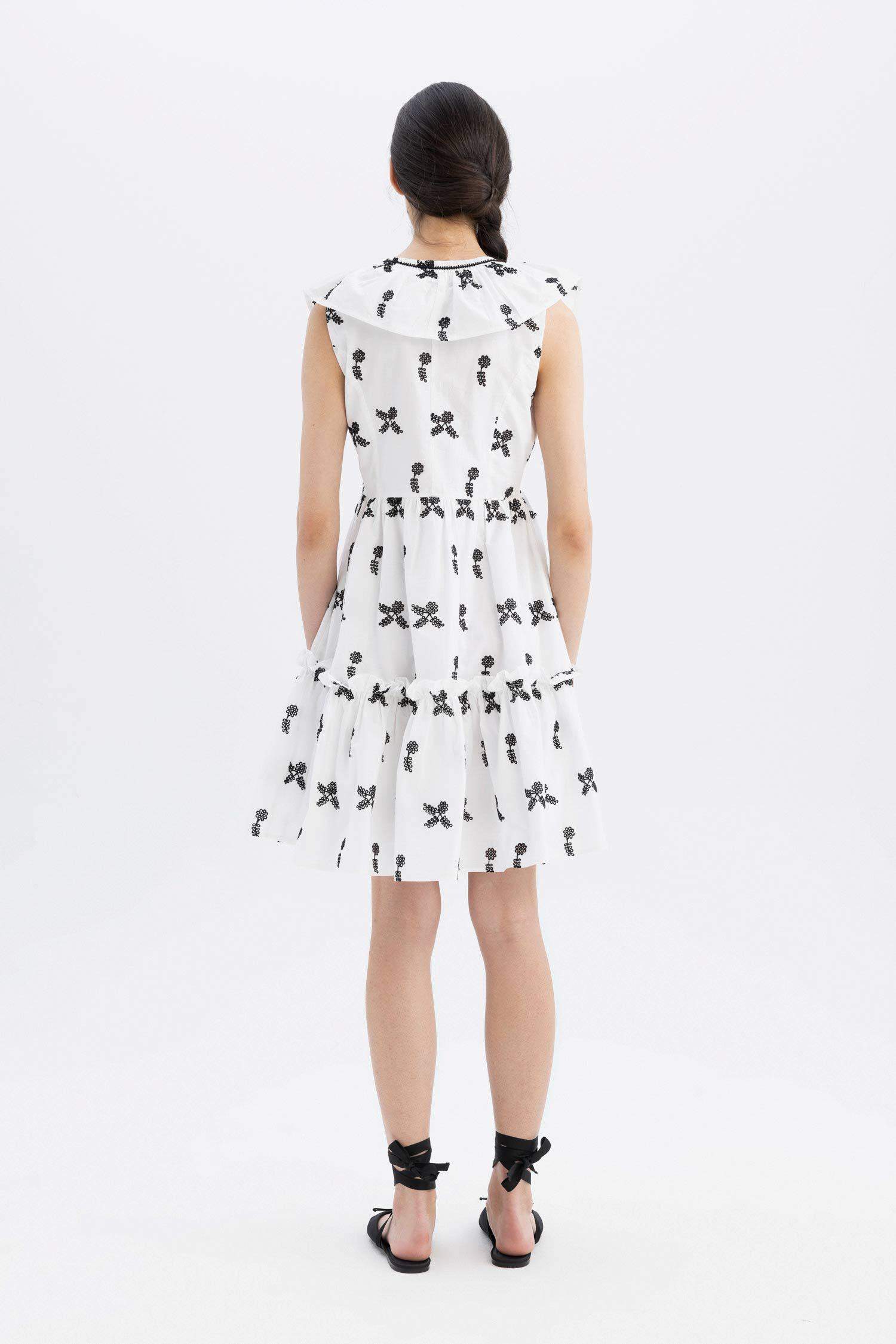 Lug Von Siga x DeFacto Bodycon V-Neck Embroidery Mini Dress