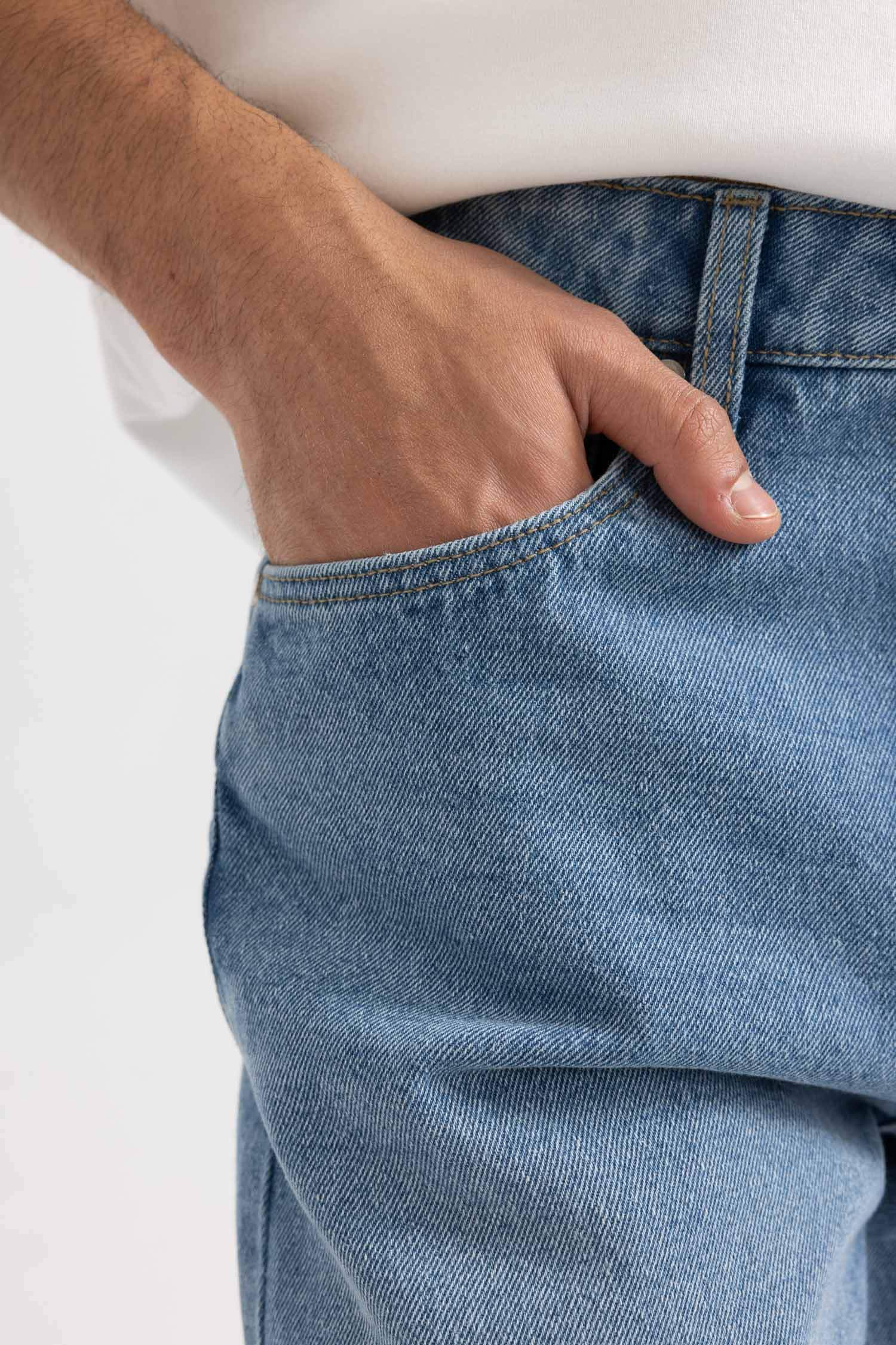 Jean Slim à Coupe Droite style des années 90