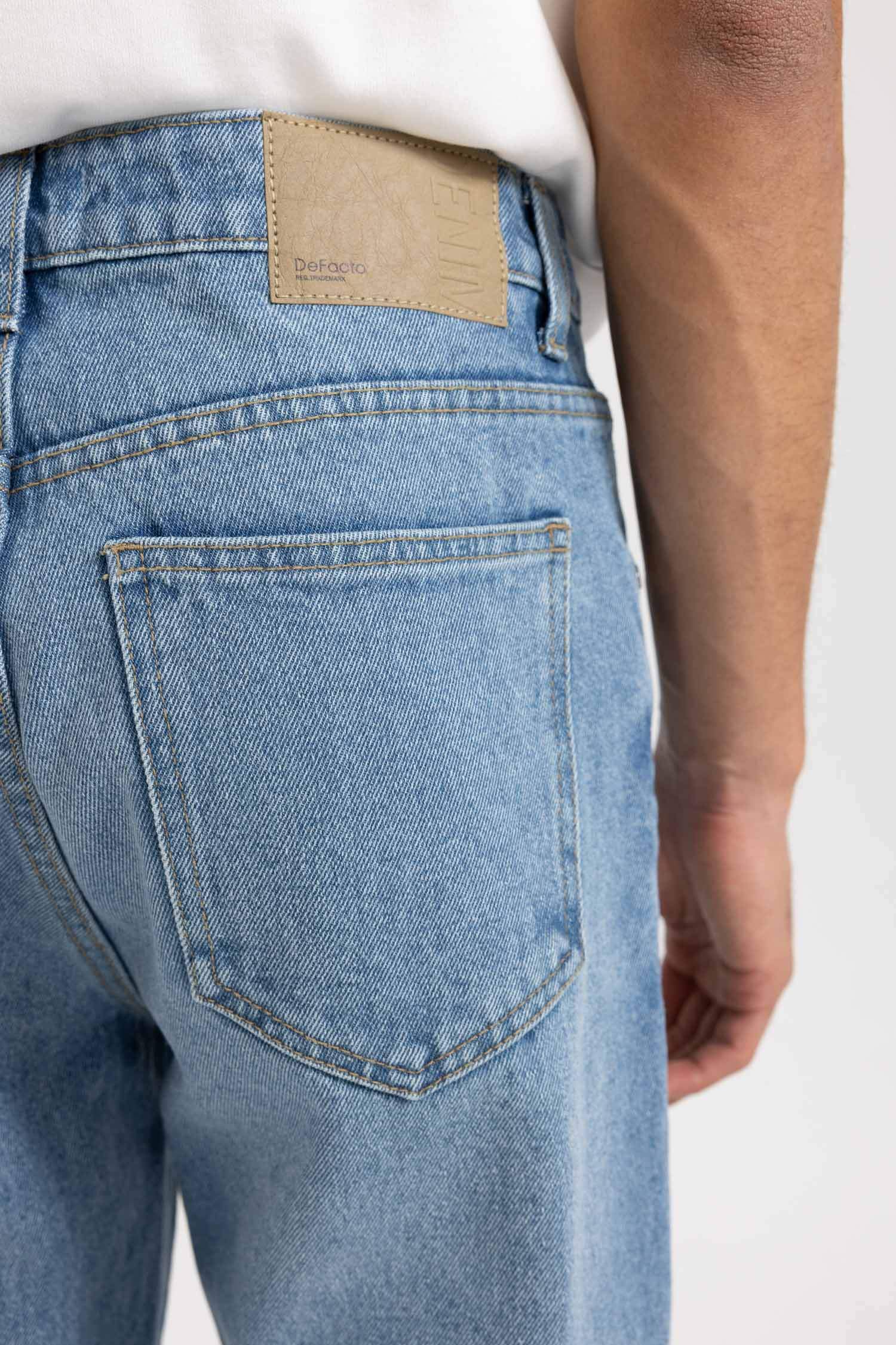 Jean Slim à Coupe Droite style des années 90